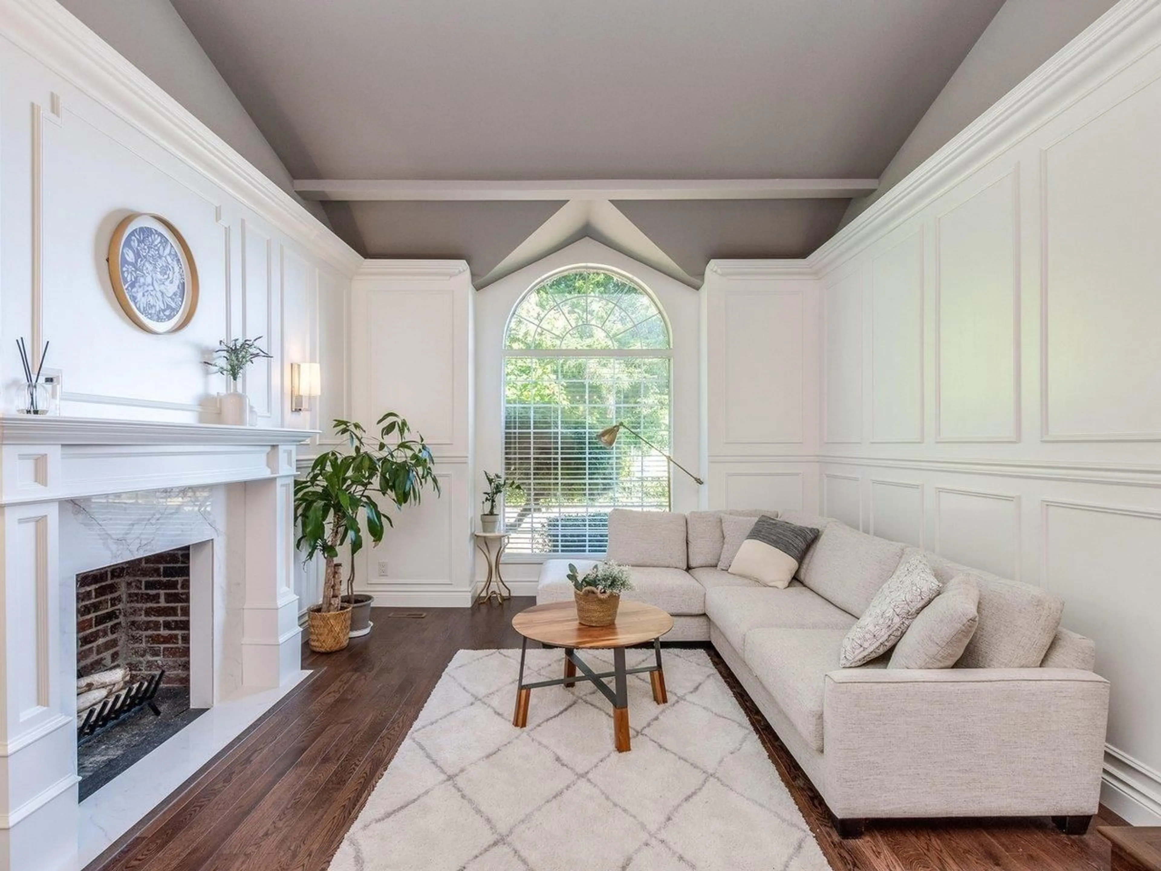 Living room with furniture, unknown for 10753 HAZEL, Surrey British Columbia V4N1W2