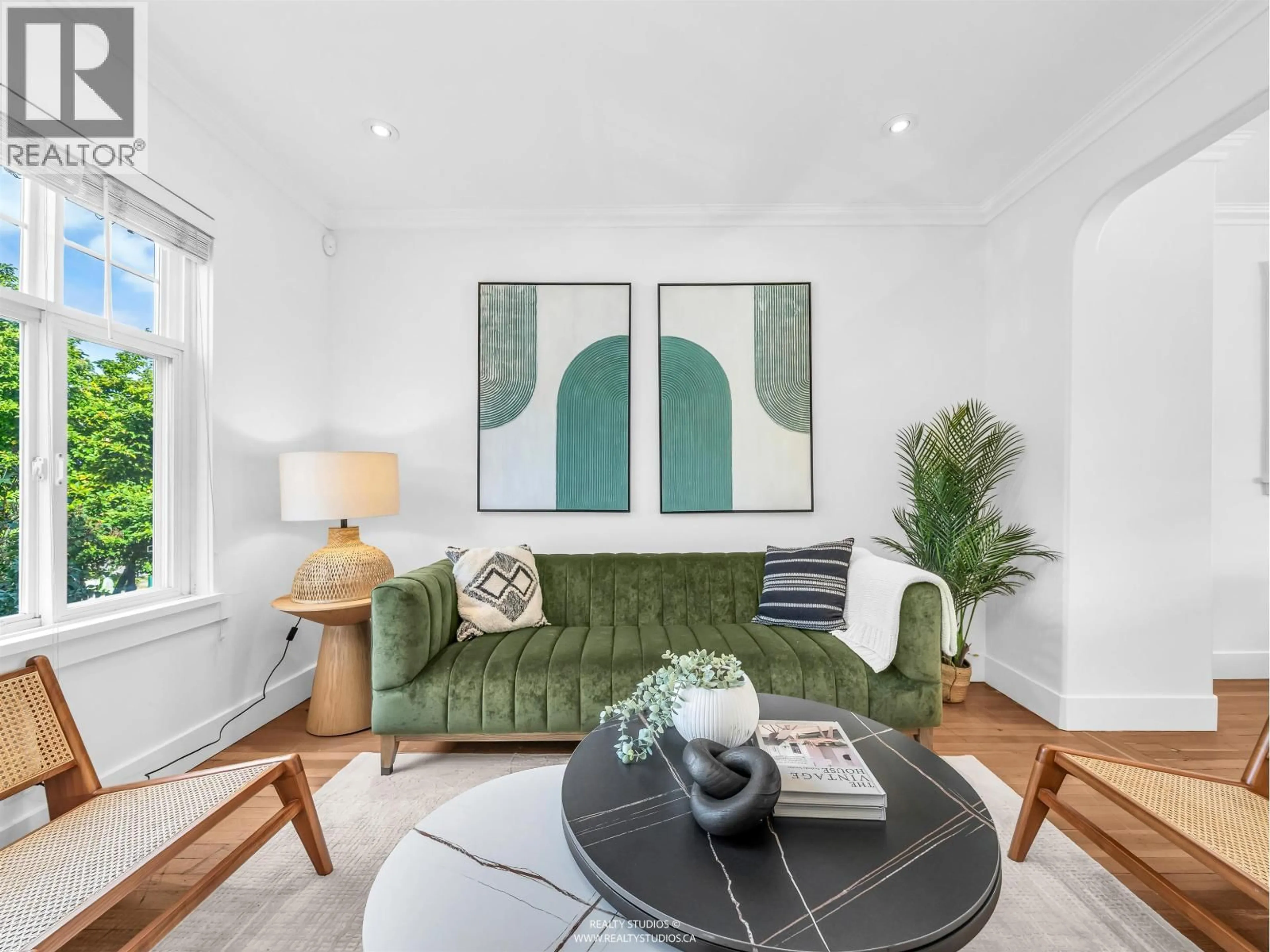 Living room with furniture, unknown for 4140 ONTARIO STREET, Vancouver British Columbia V5V3G6
