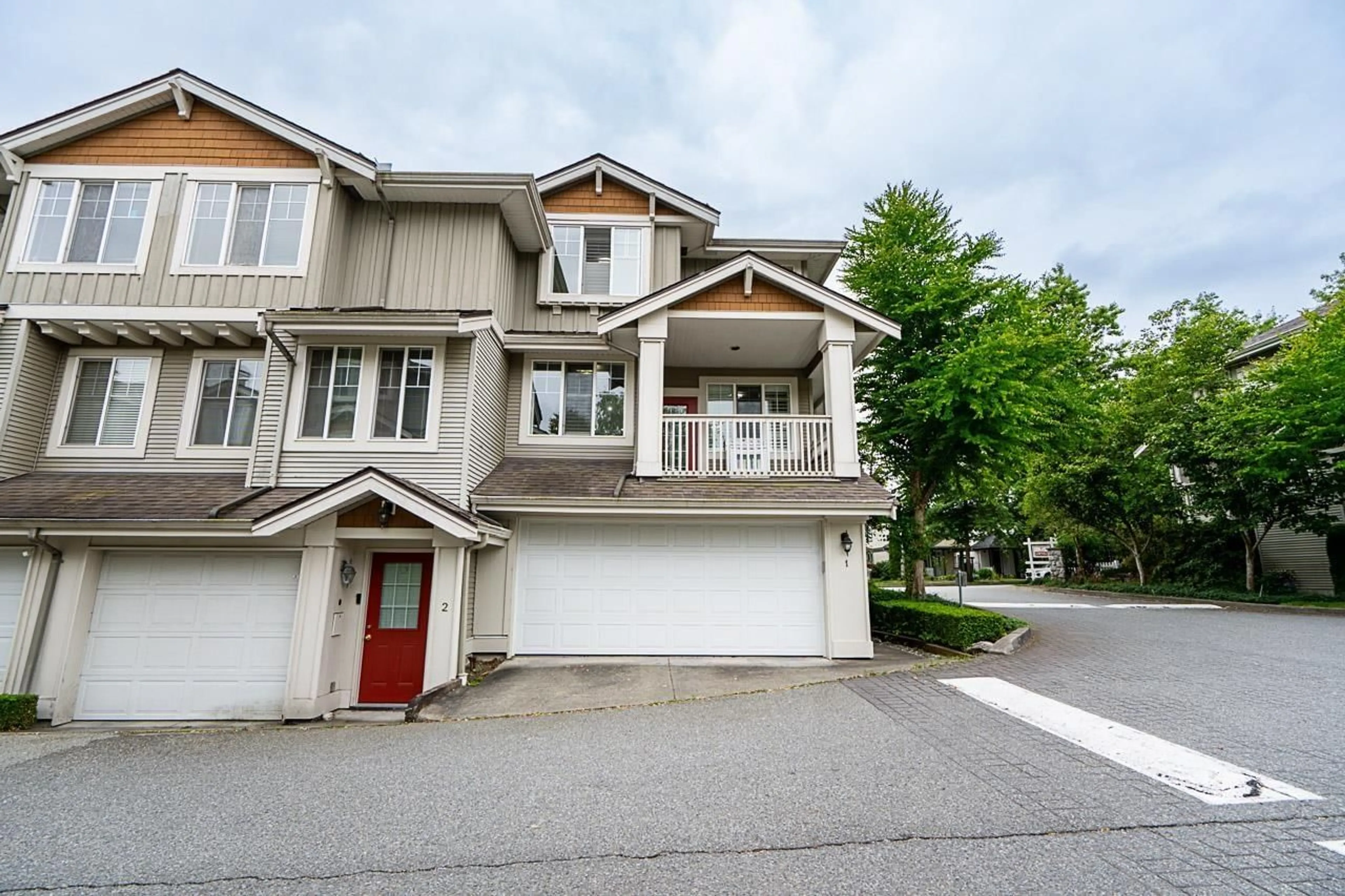 A pic from outside/outdoor area/front of a property/back of a property/a pic from drone, street for 1 - 14877 58, Surrey British Columbia V3S8Y9