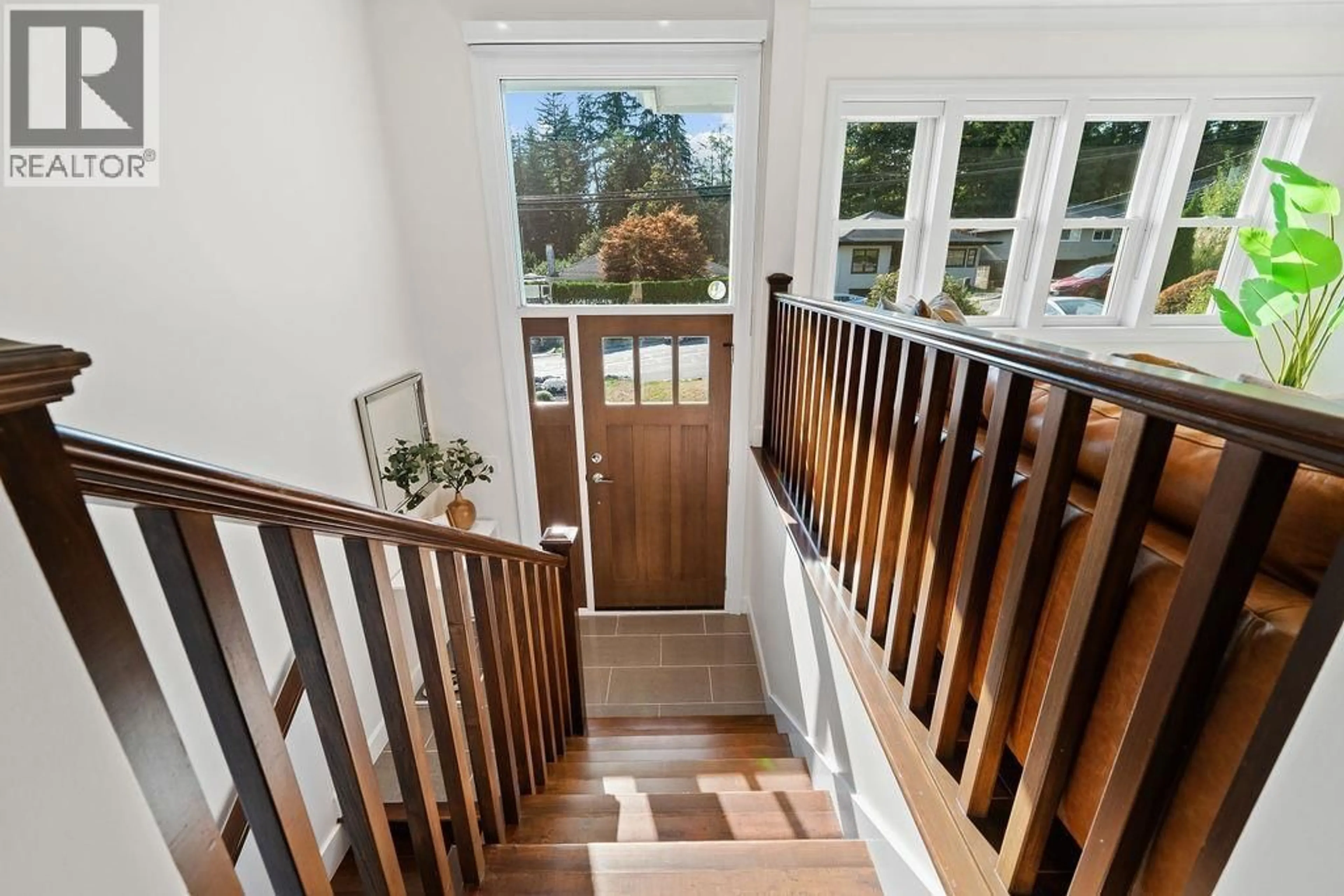 Unknown for 814 PLYMOUTH DRIVE, North Vancouver British Columbia V7H2H7