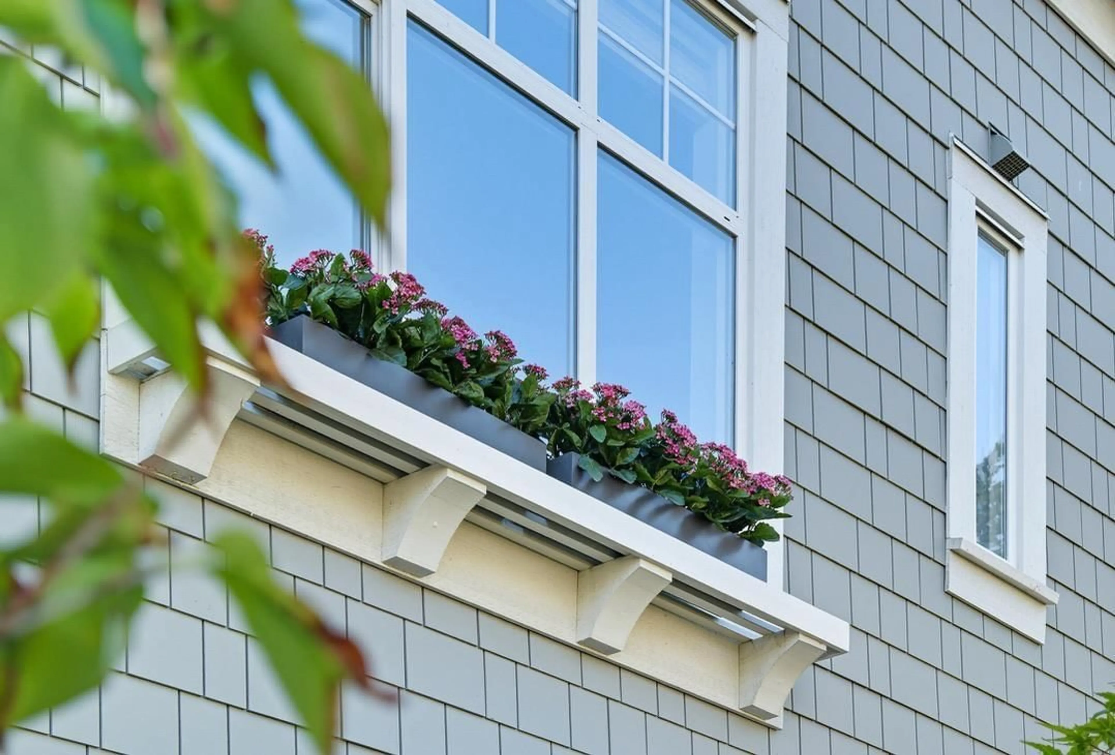 Home with vinyl exterior material, building for 10 - 15778 85, Surrey British Columbia V4N6W8