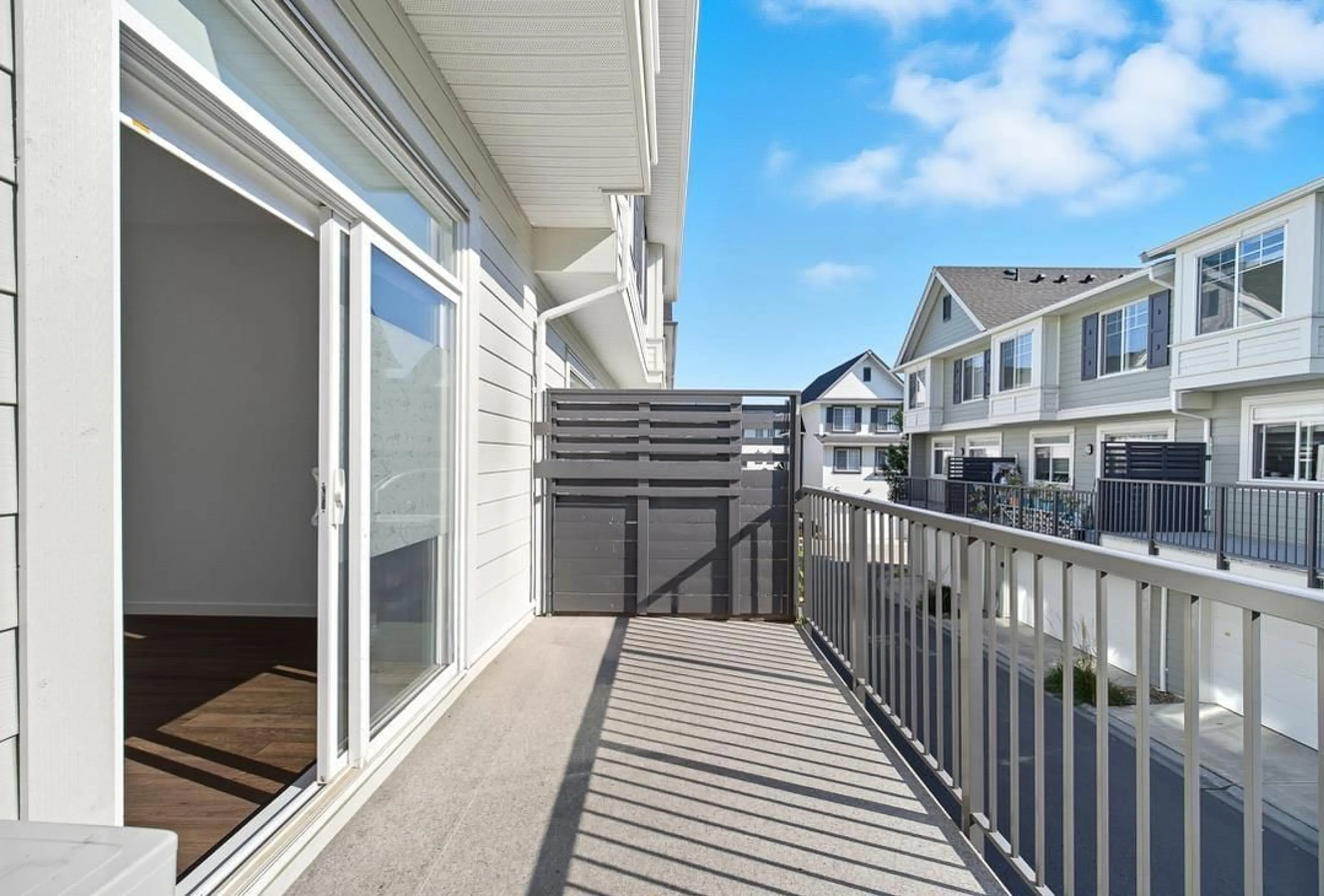 Patio, water/lake/river/ocean view for 10 - 15778 85, Surrey British Columbia V4N6W8
