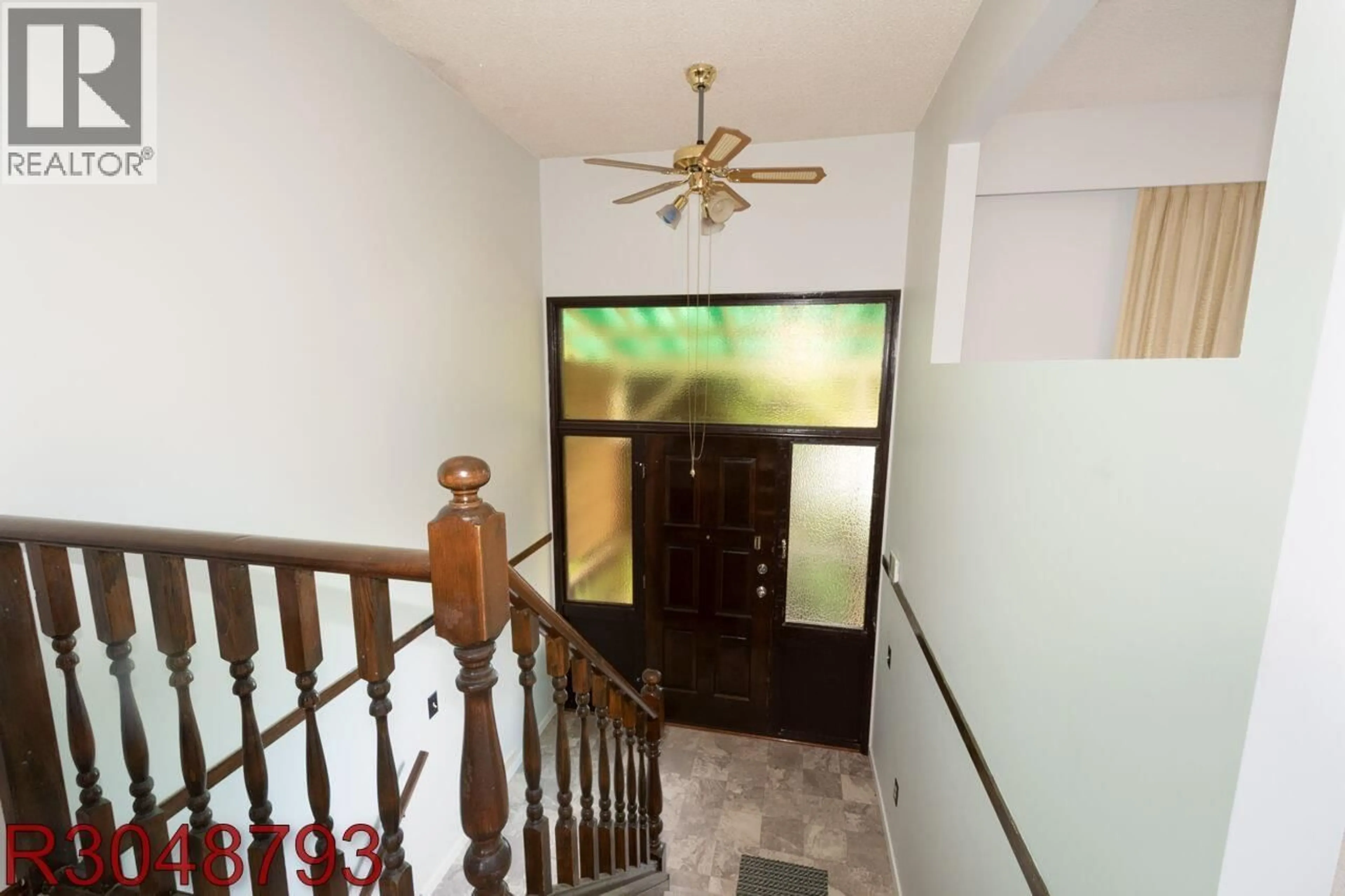 Indoor foyer for 12760 232 STREET, Maple Ridge British Columbia V2X6T8