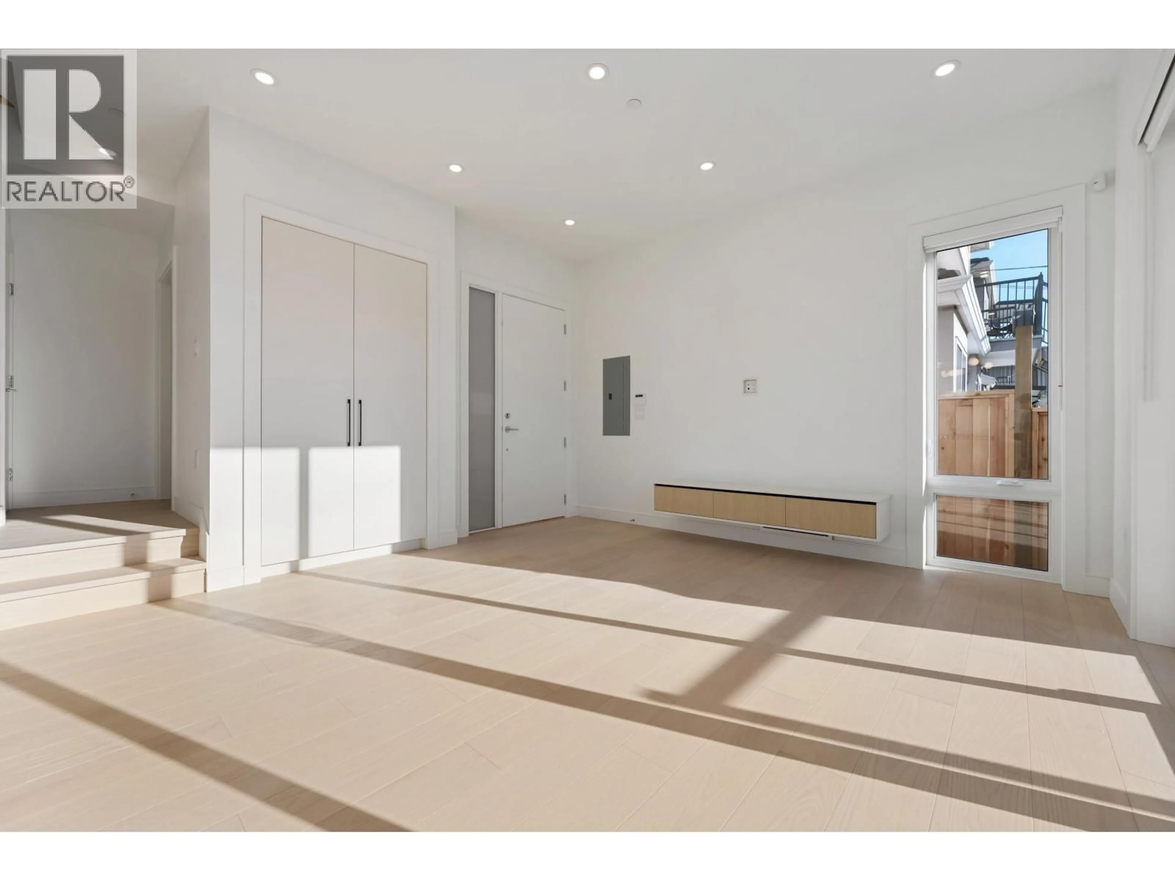 Unknown for 2 - 6933 PRINCE EDWARD STREET, Vancouver British Columbia V5X3P2