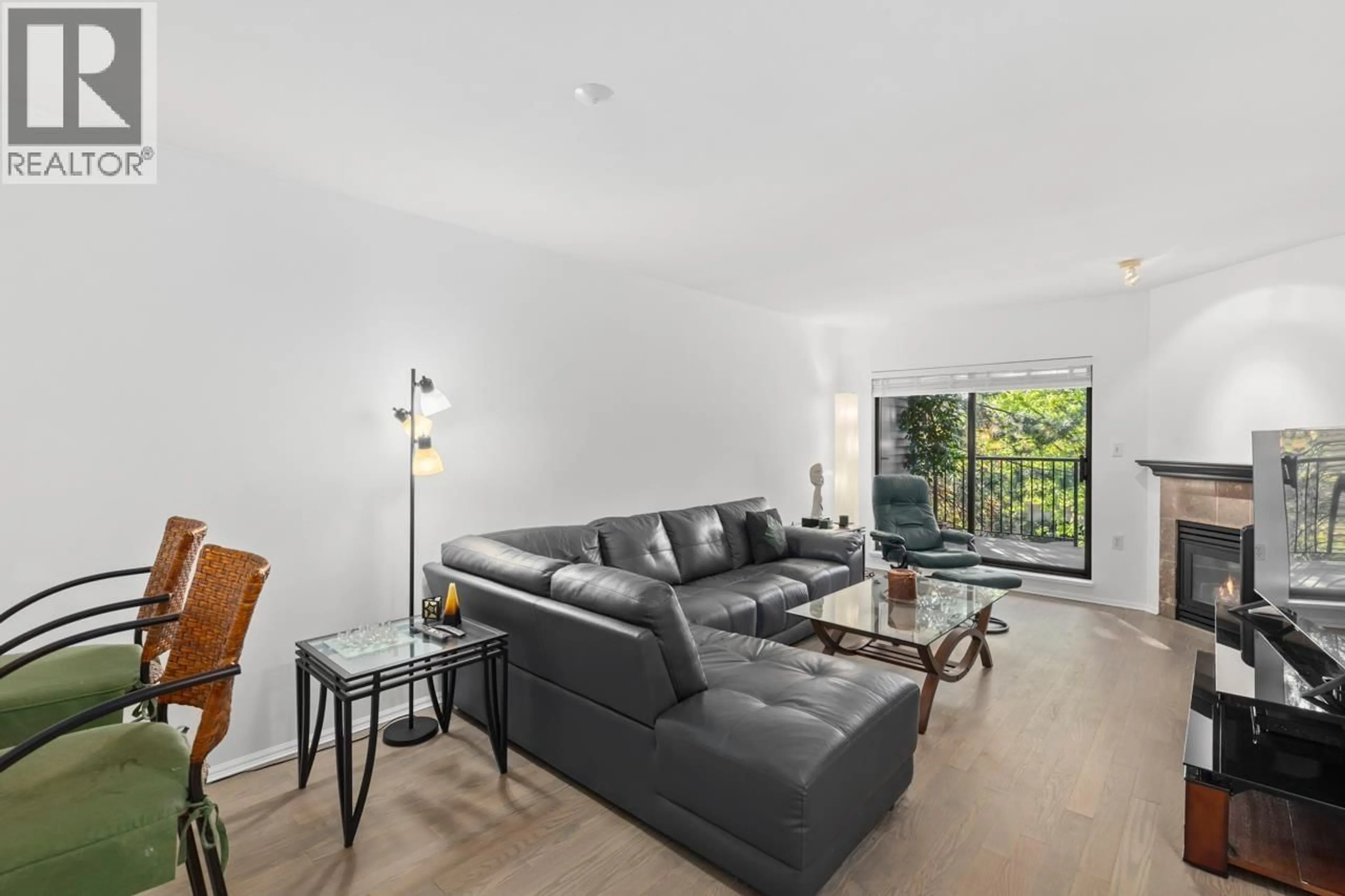 Living room with furniture, unknown for 404 - 102 BEGIN STREET, Coquitlam British Columbia V3K4V2