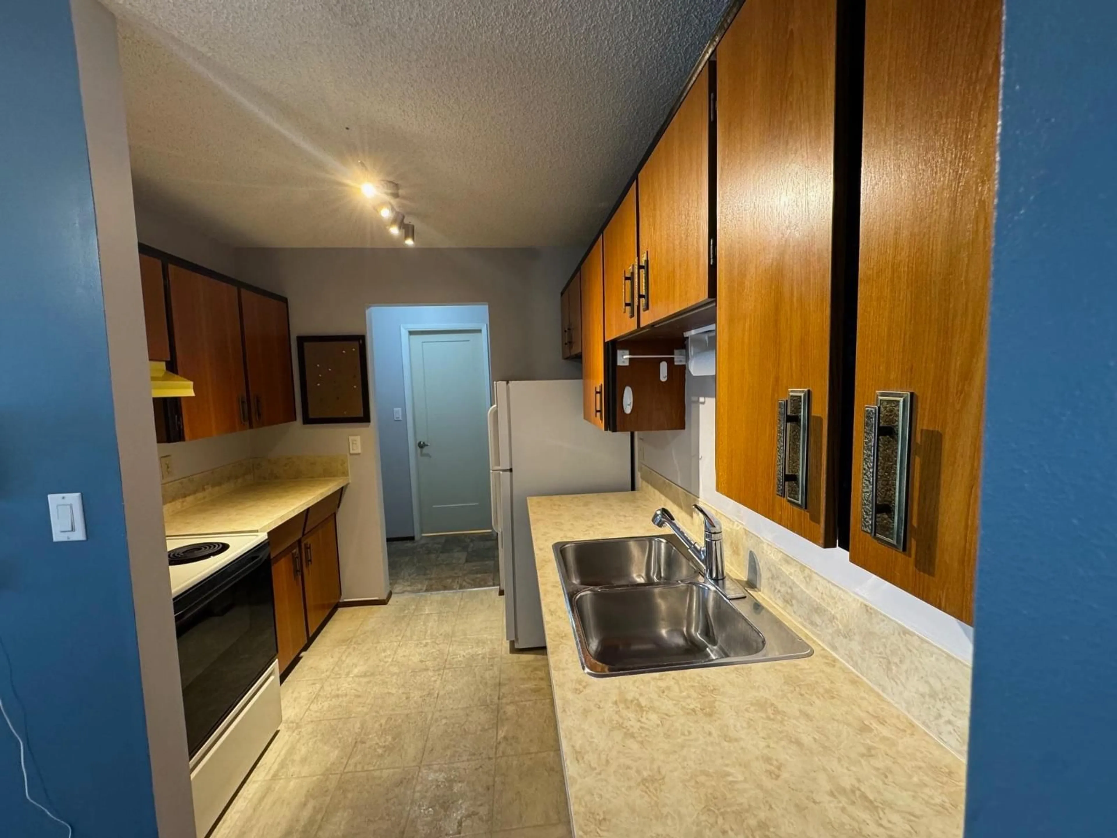 Standard kitchen, unknown for 303 - 9080 MARY STREET, Chilliwack British Columbia V2P4J1