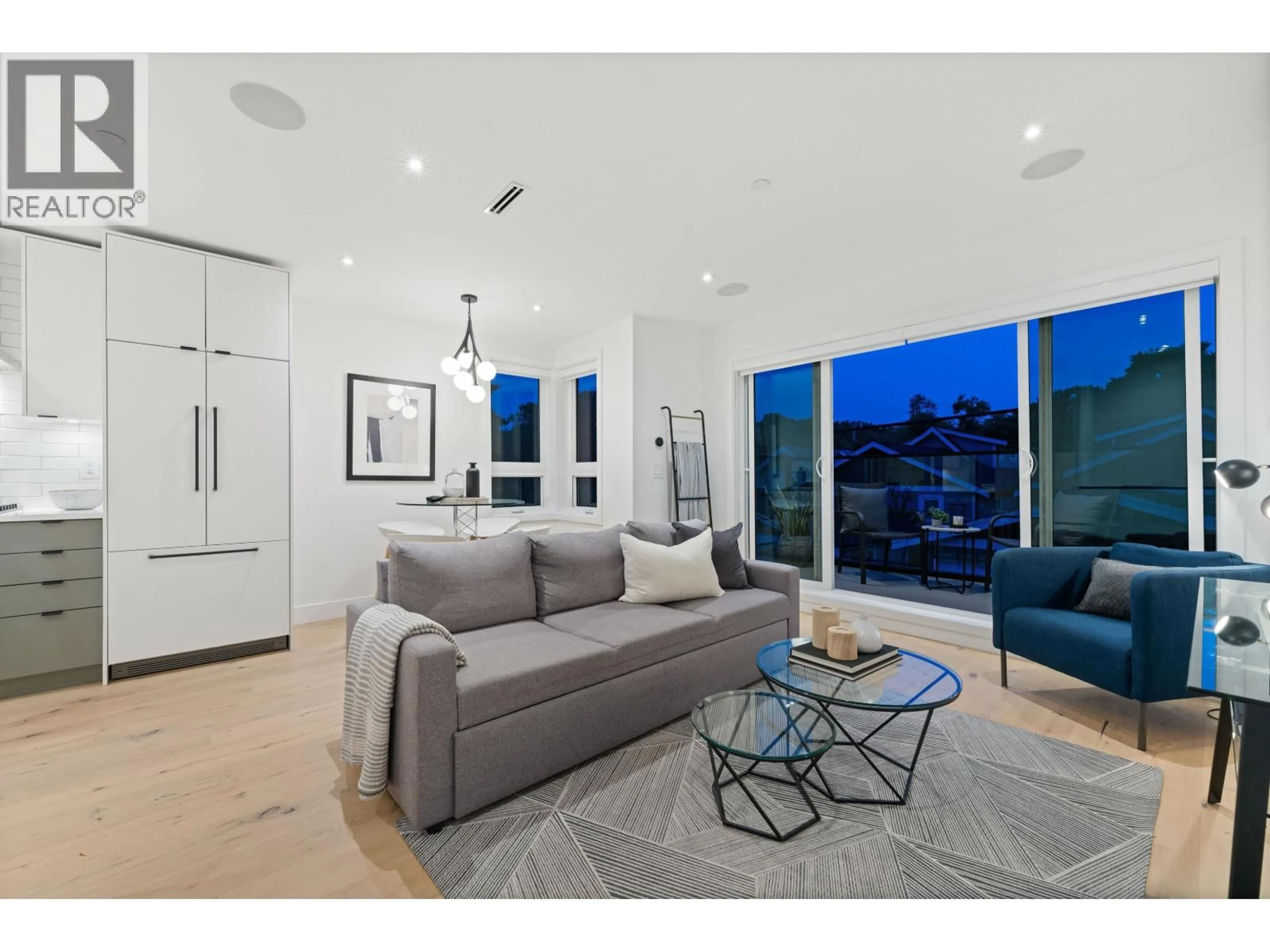 Living room with furniture, unknown for 2062 5TH AVENUE, Vancouver British Columbia V5N1M4