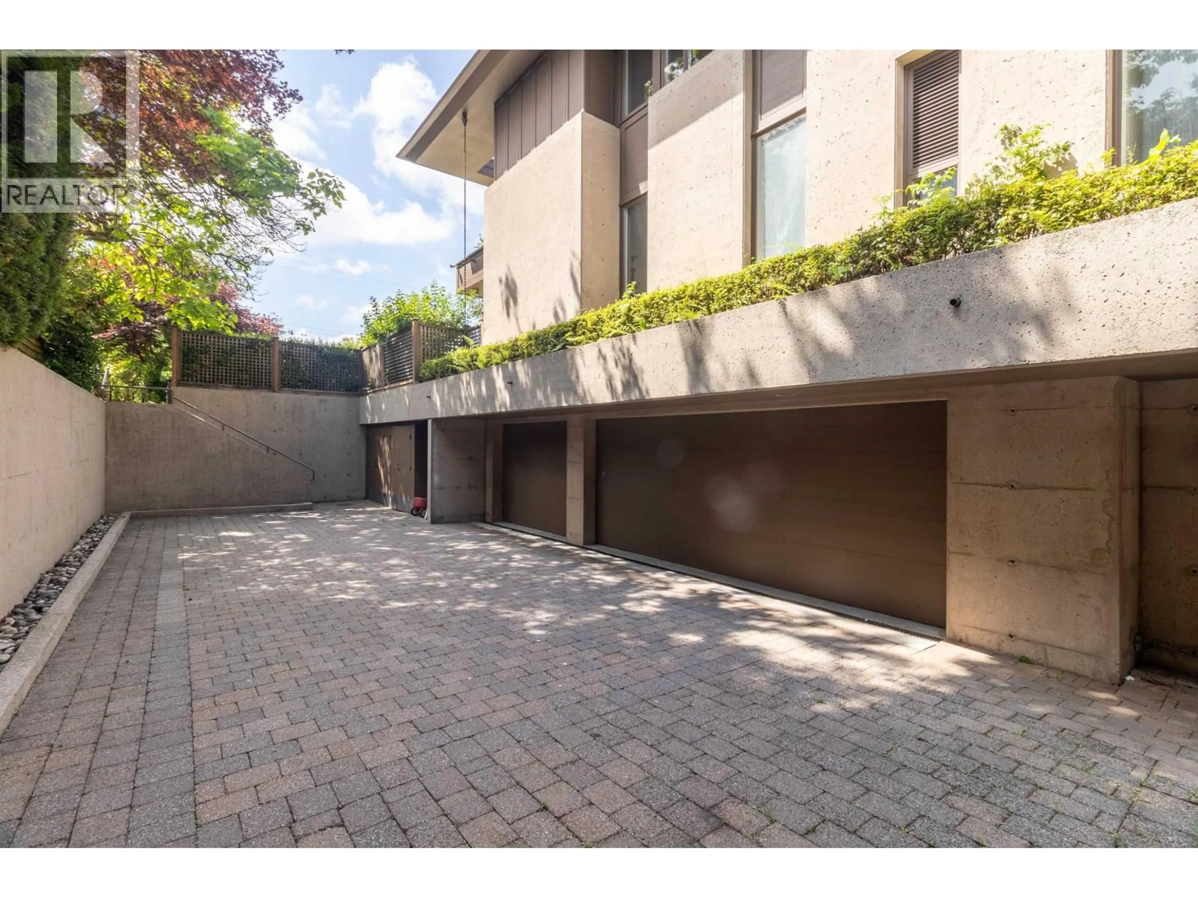 Patio, street for 1178 LAURIER AVENUE, Vancouver British Columbia V6H1Y5