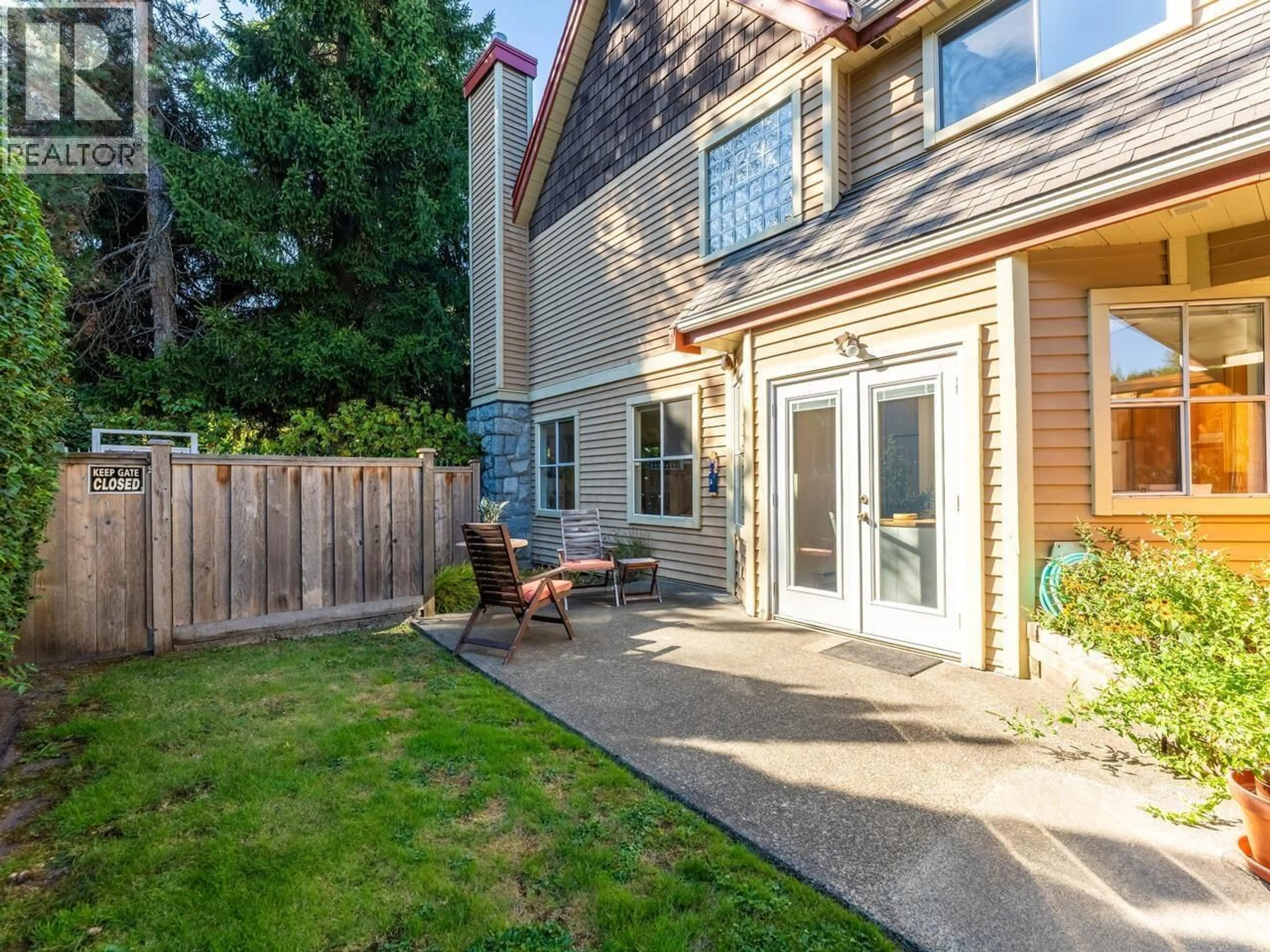 Patio, street for 11 - 5400 PATTERSON AVENUE, Burnaby British Columbia V5H2M5