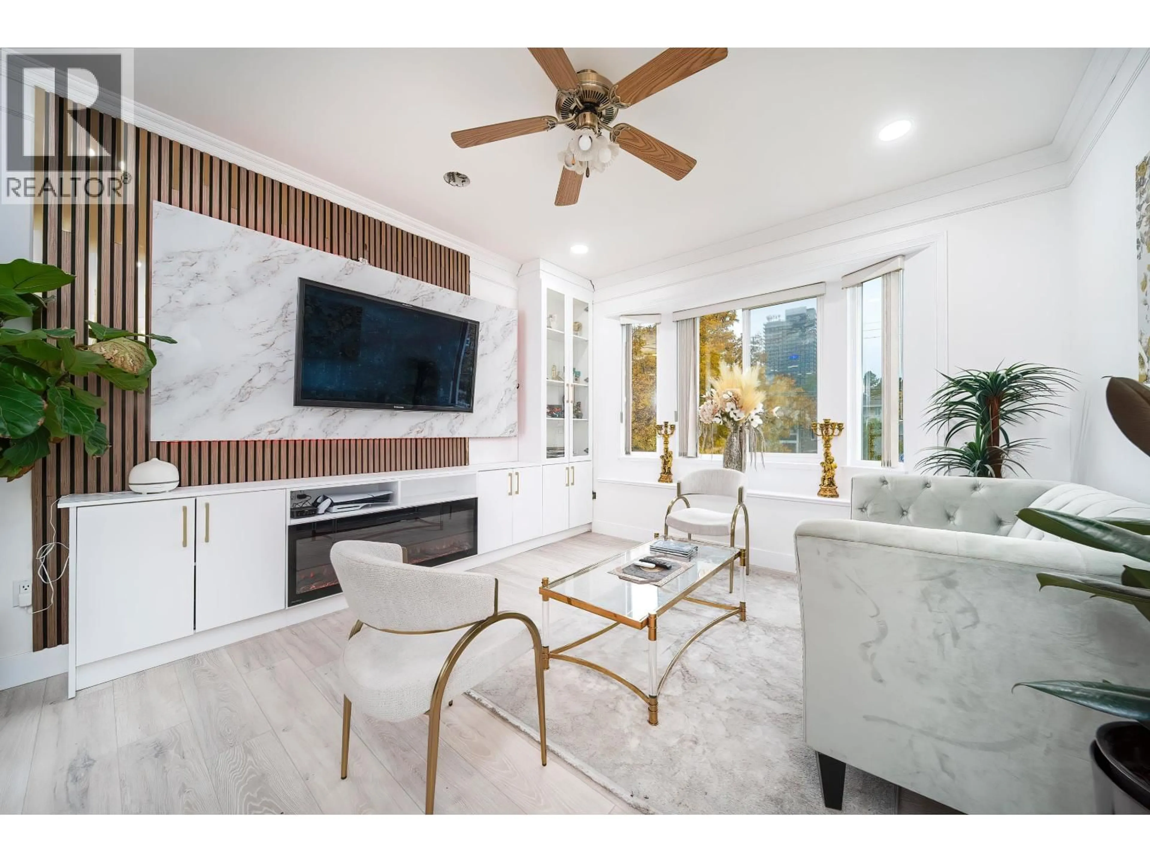 Living room with furniture, ceramic/tile floor for 5174 ABERDEEN STREET, Vancouver British Columbia V5R4M3