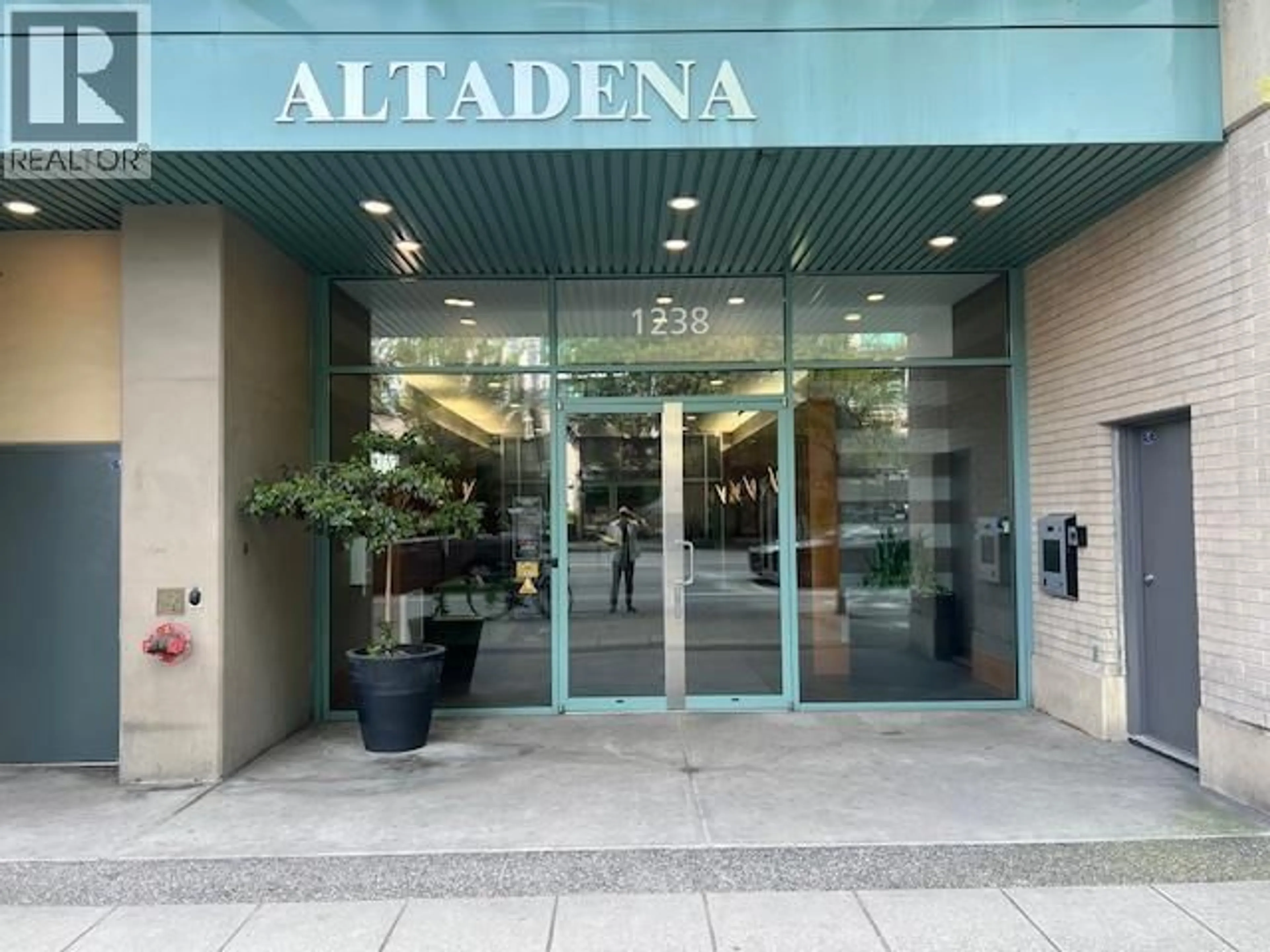 Indoor foyer for 602 - 1238 BURRARD STREET, Vancouver British Columbia V6Z3E1