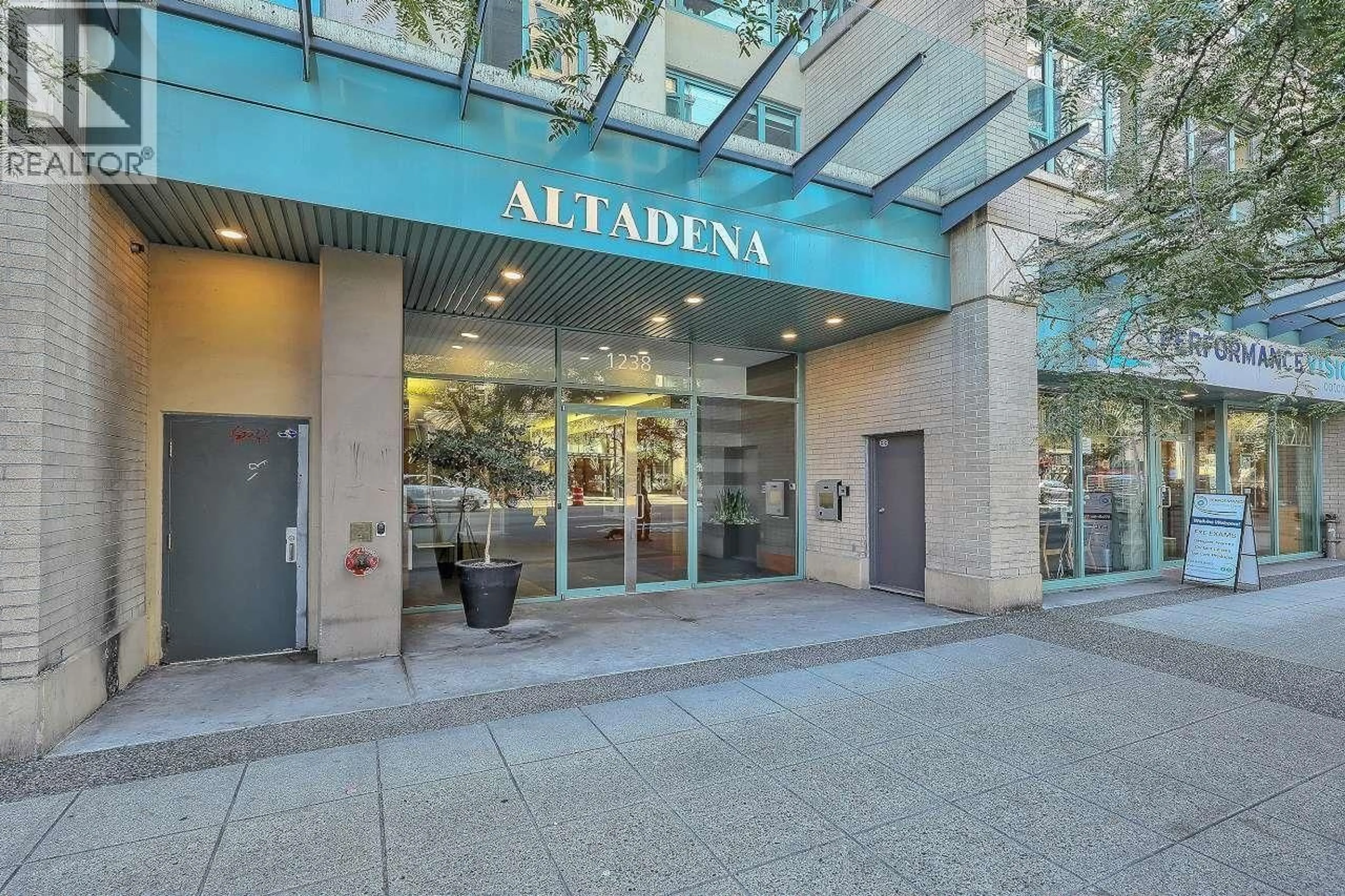 Indoor foyer for 602 - 1238 BURRARD STREET, Vancouver British Columbia V6Z3E1
