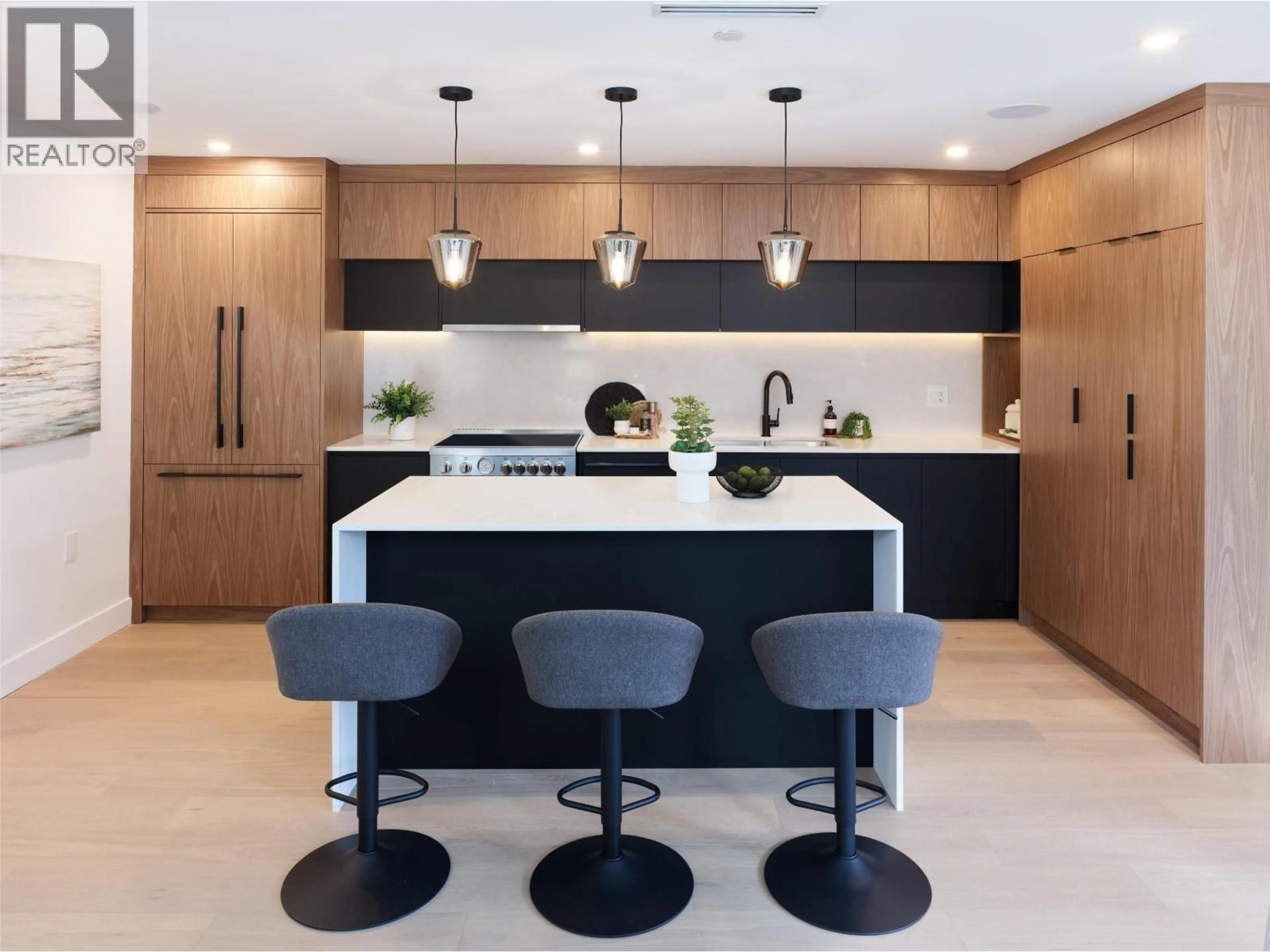 Contemporary kitchen, unknown for 3387 VICTORIA DRIVE, Vancouver British Columbia V5N4M3