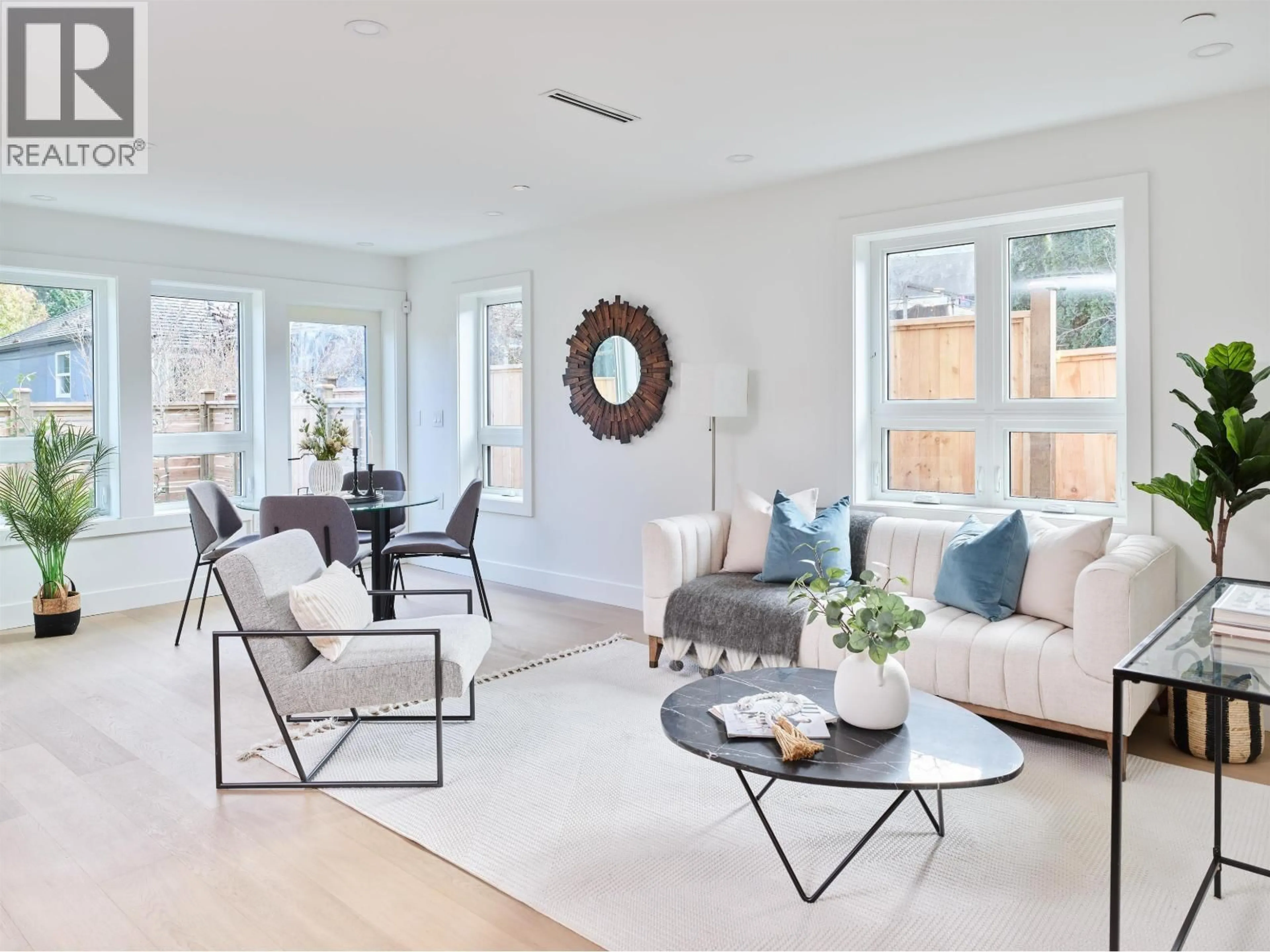 Living room with furniture, unknown for 3387 VICTORIA DRIVE, Vancouver British Columbia V5N4M3