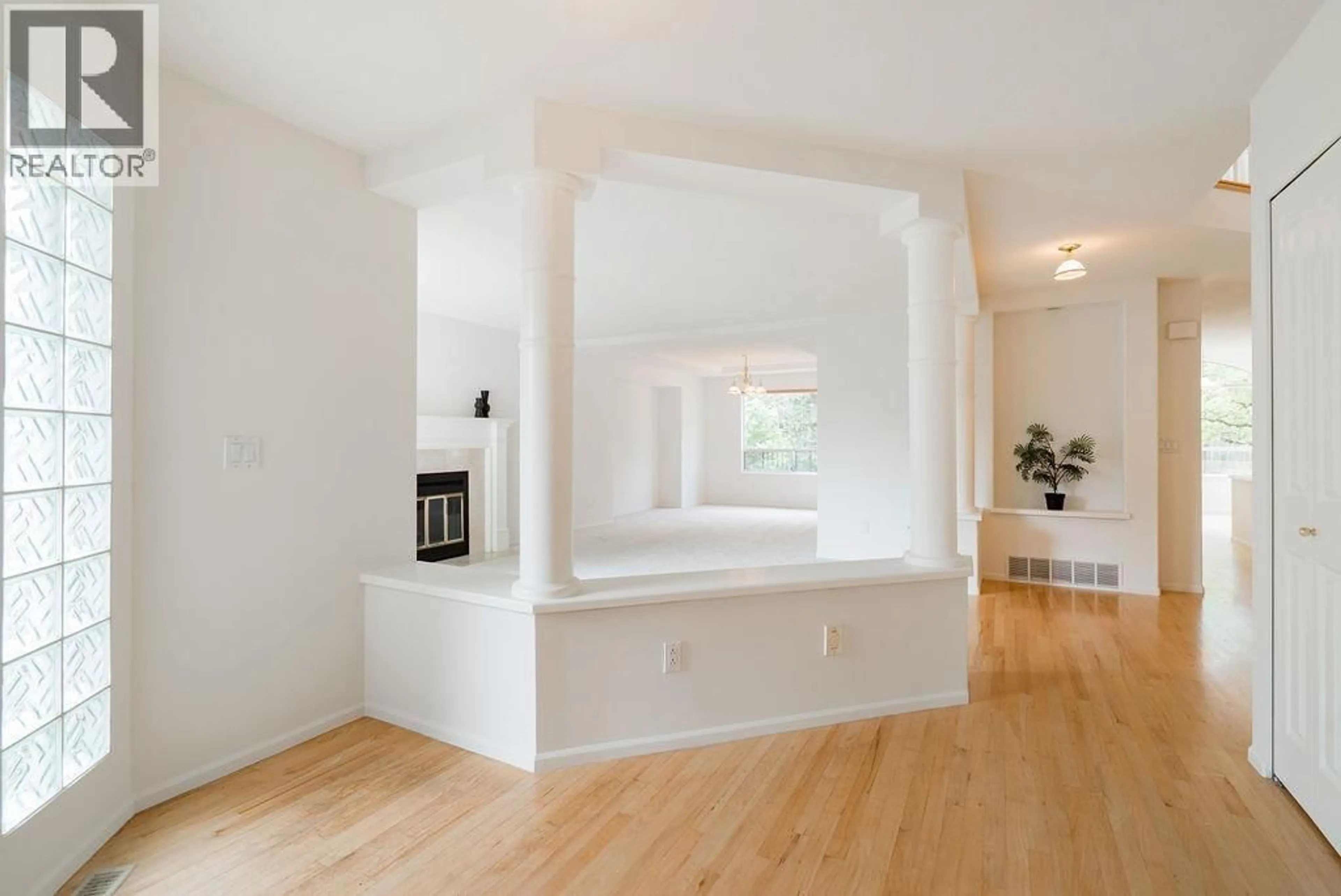 A pic of a room for 7 CADARWOOD COURT, Port Moody British Columbia V3H4W2