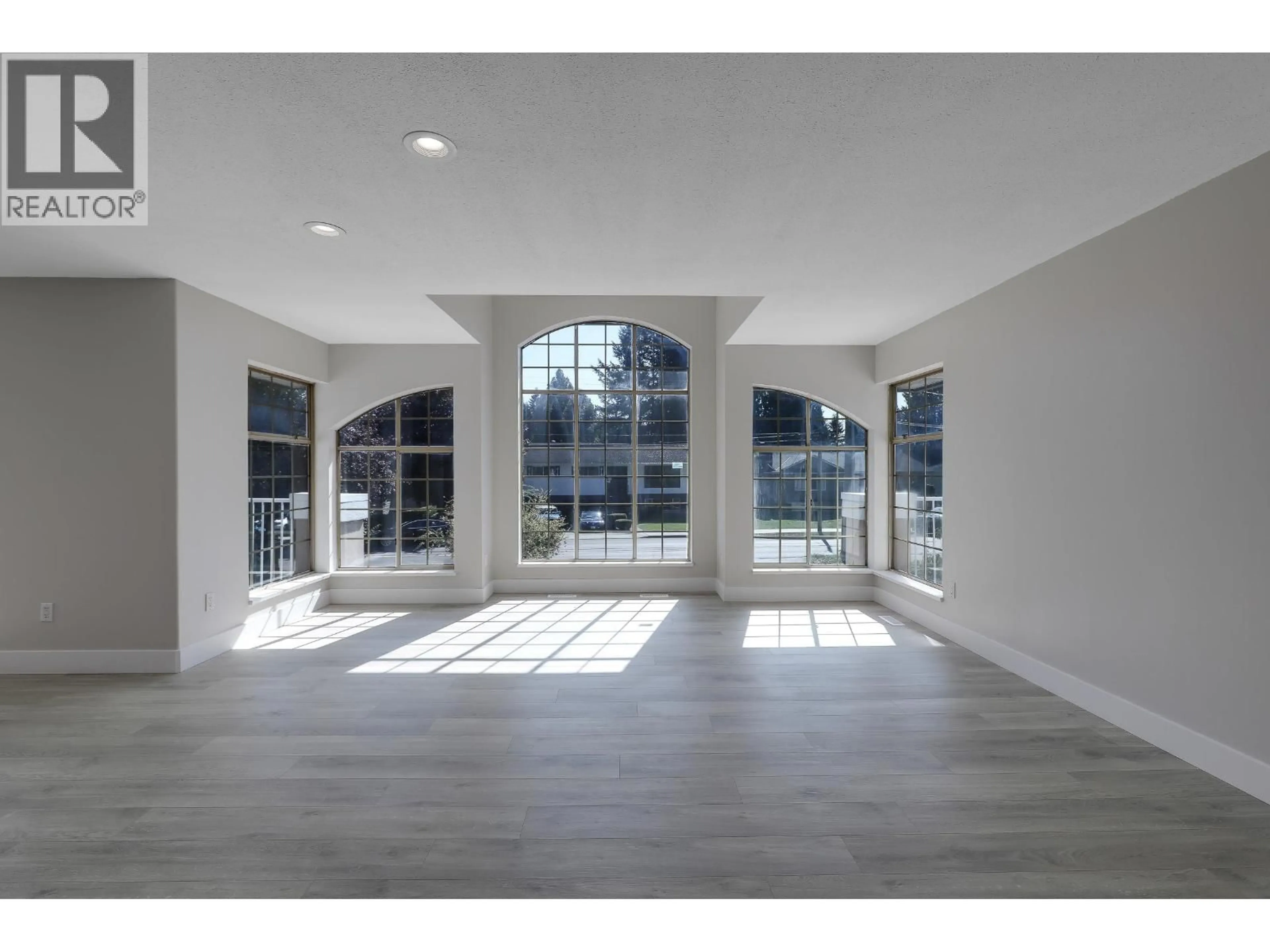Indoor foyer for 21105 RIVER ROAD, Maple Ridge British Columbia V2X2A1