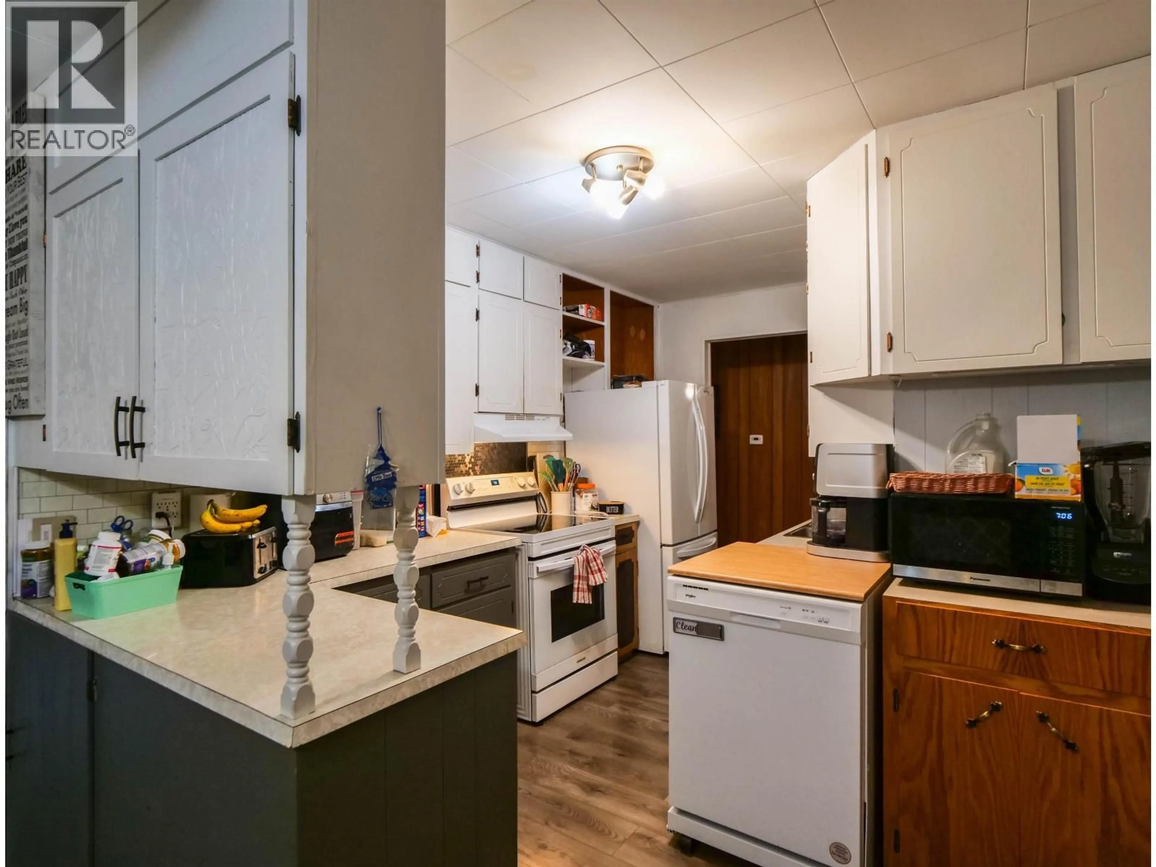 Standard kitchen, unknown for 2988 NAZKO ROAD, Quesnel British Columbia V2J7E9