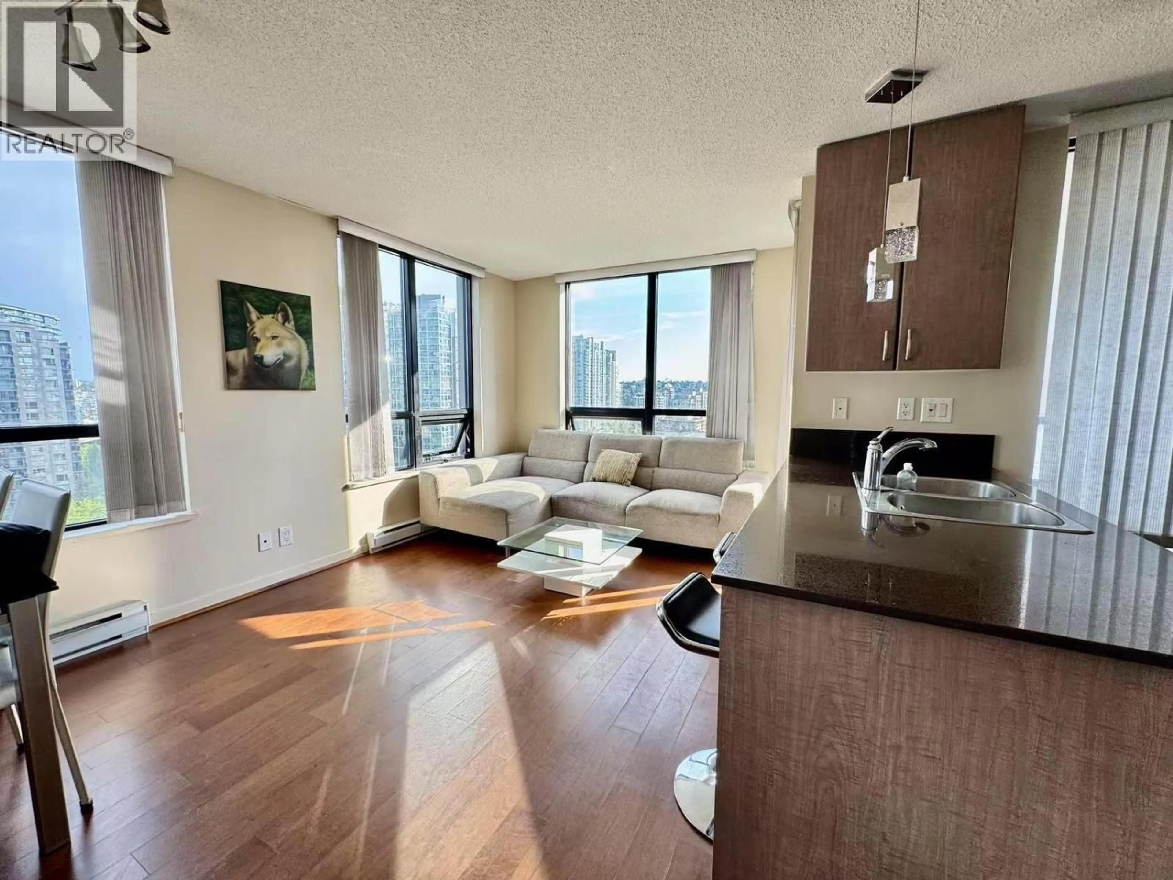 Living room with furniture, unknown for 1404 - 909 MAINLAND STREET, Vancouver British Columbia V6B1S3