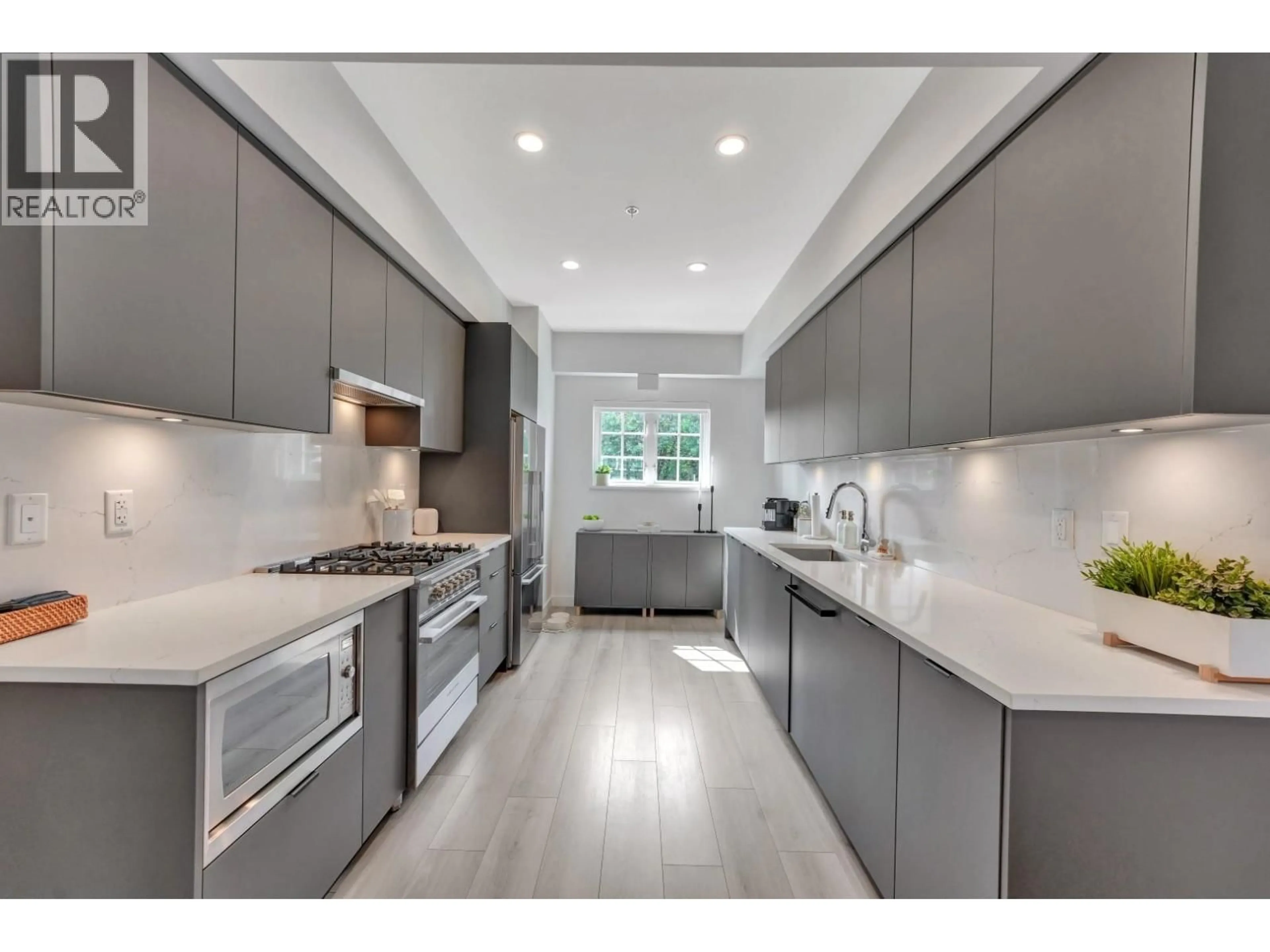 Unknown for 207 - 678 FAIRVIEW STREET, Coquitlam British Columbia V3J0N1