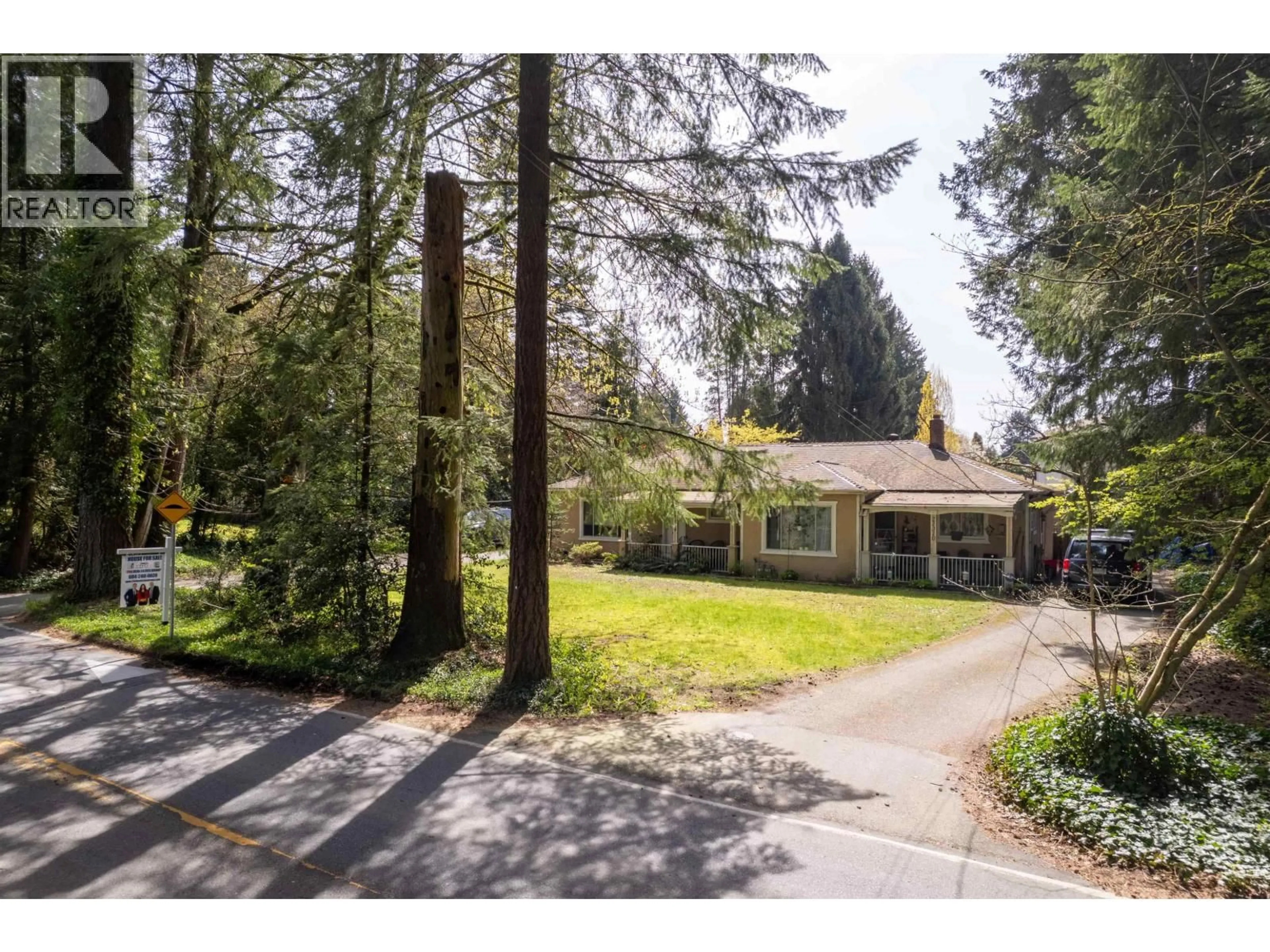 A pic from outside/outdoor area/front of a property/back of a property/a pic from drone, street for 21310 124 AVENUE, Maple Ridge British Columbia V2X4G9