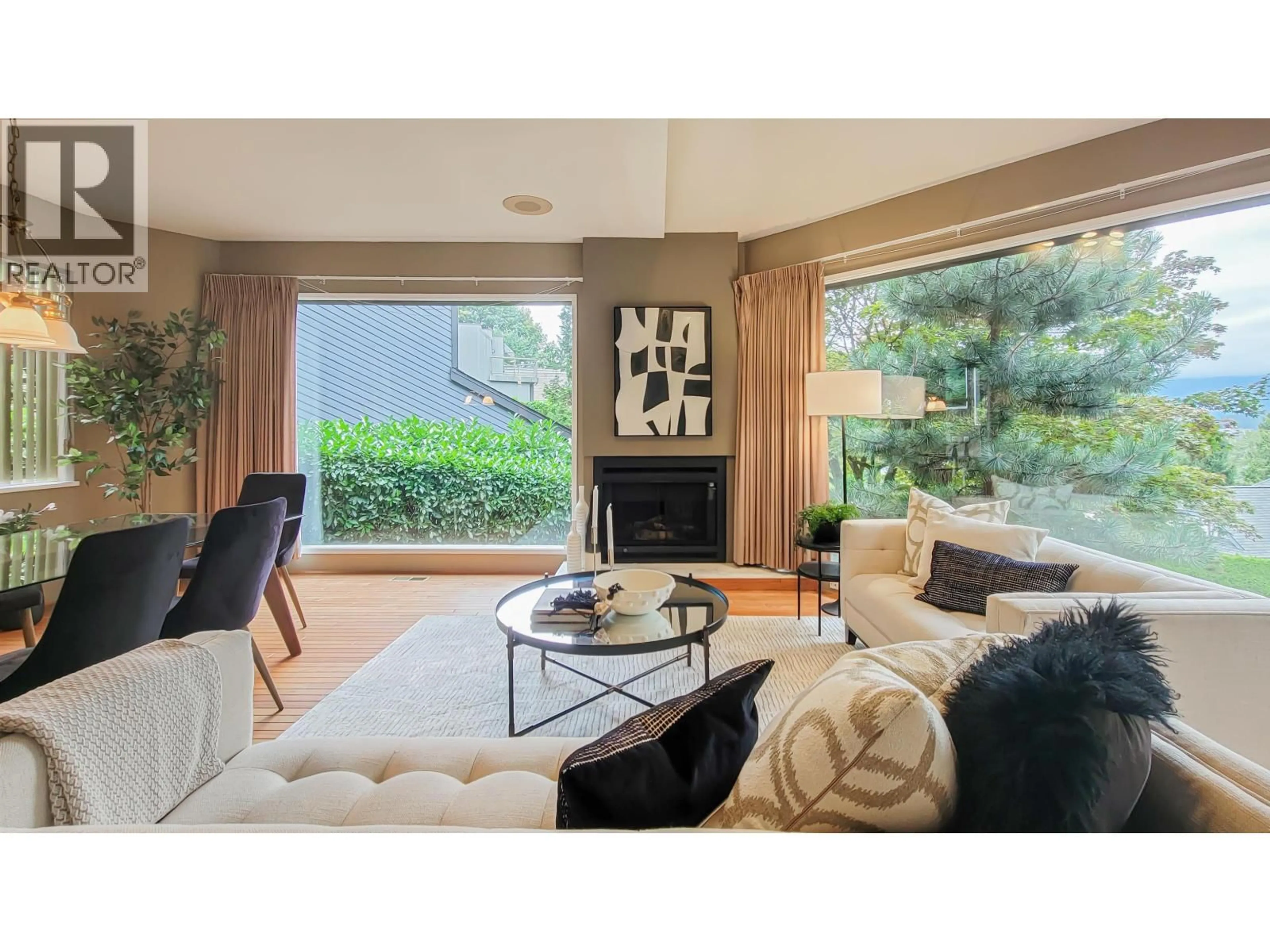 Living room with furniture, unknown for 1092 CORONA CRESCENT, Coquitlam British Columbia V3J7J3