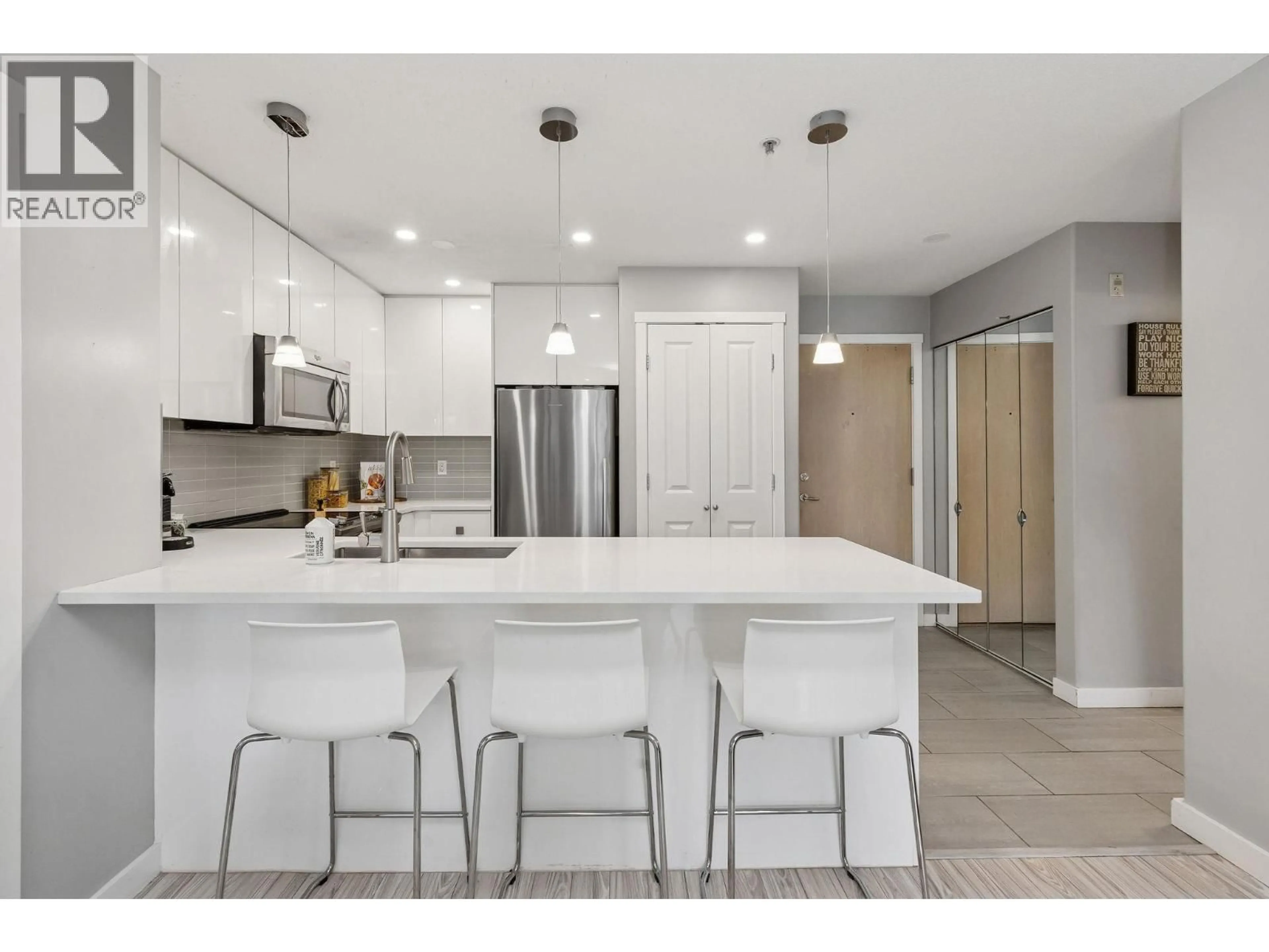 Open concept kitchen, ceramic/tile floor for 303 - 3142 ST JOHNS STREET, Port Moody British Columbia V3H5E5