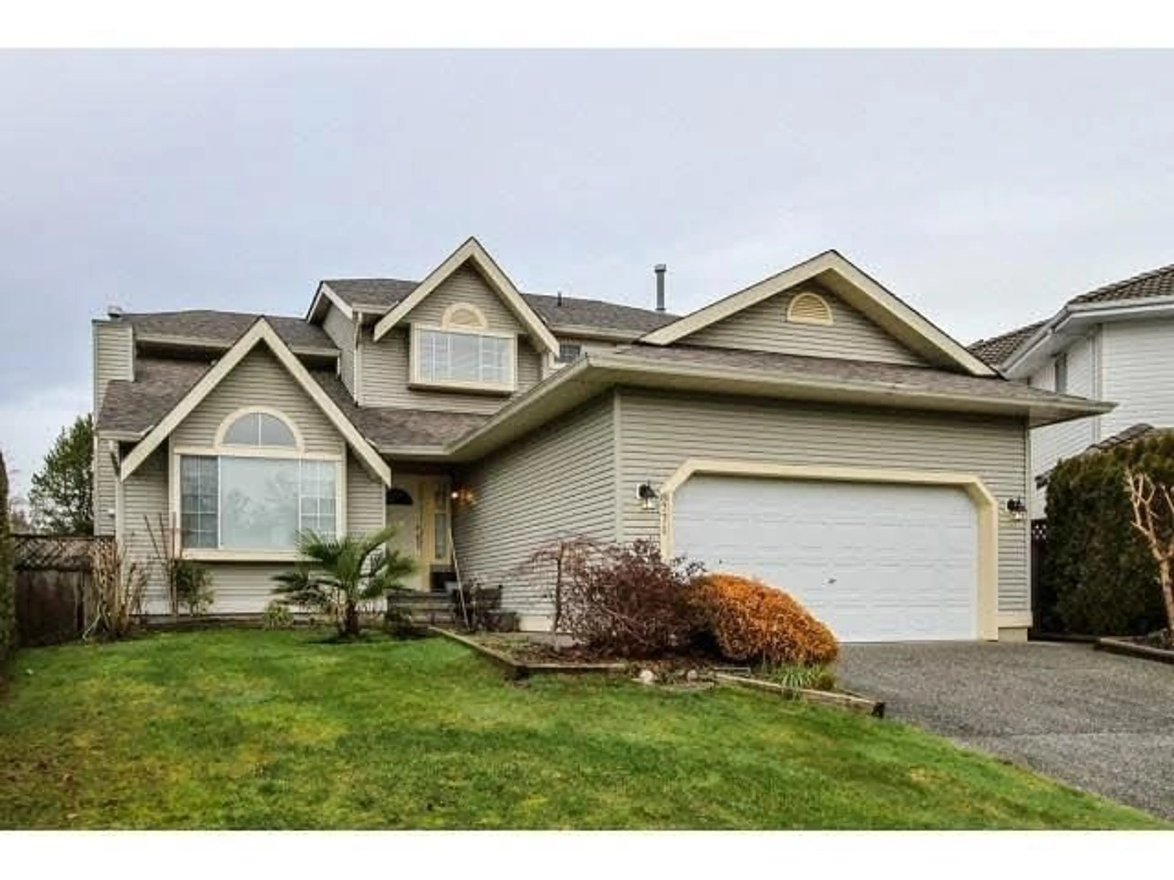 Home with vinyl exterior material, street for 8771 143, Surrey British Columbia V3W4G4