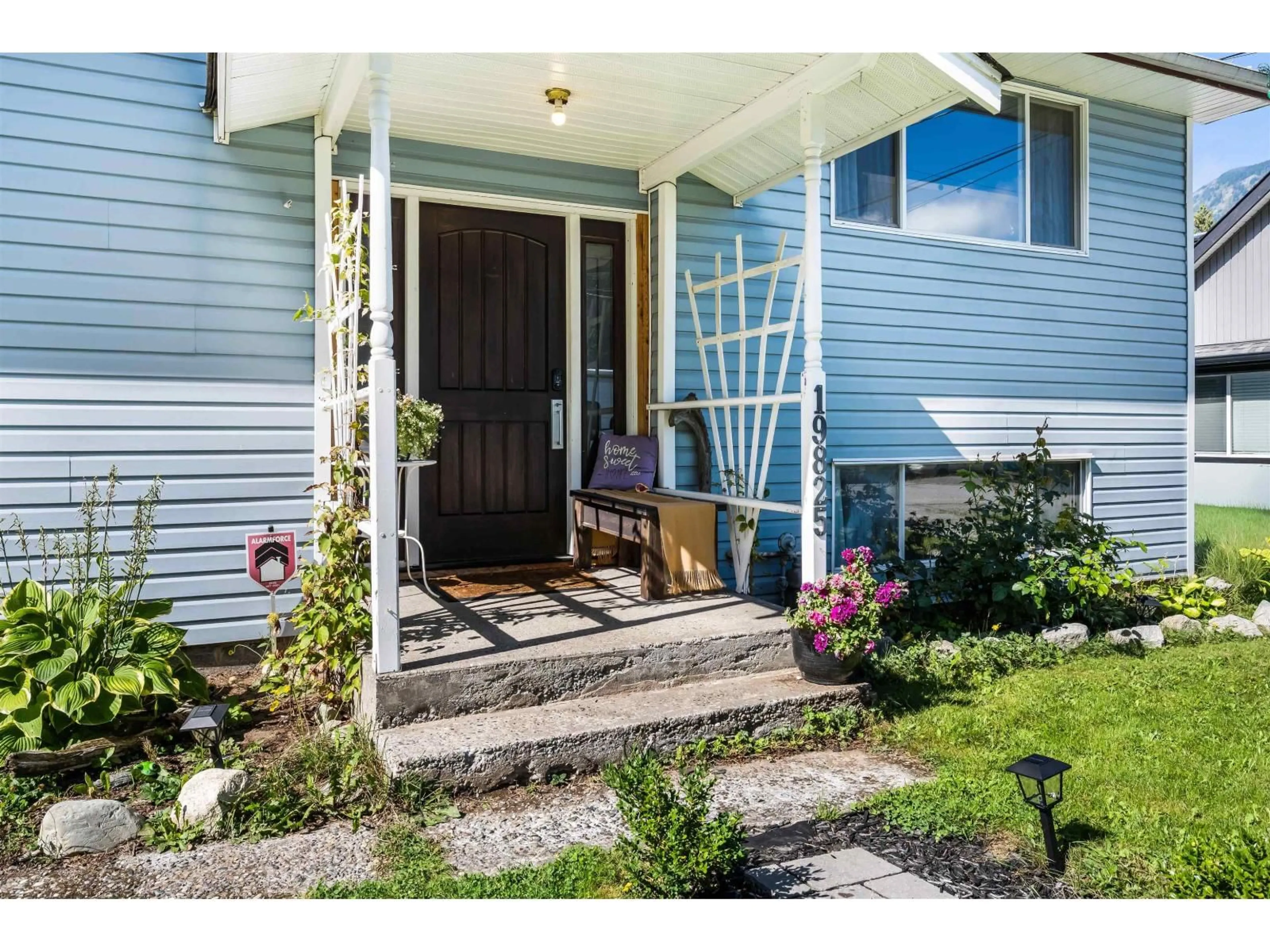 Indoor entryway for 19825 PETER STREET, Hope British Columbia V0X1L2