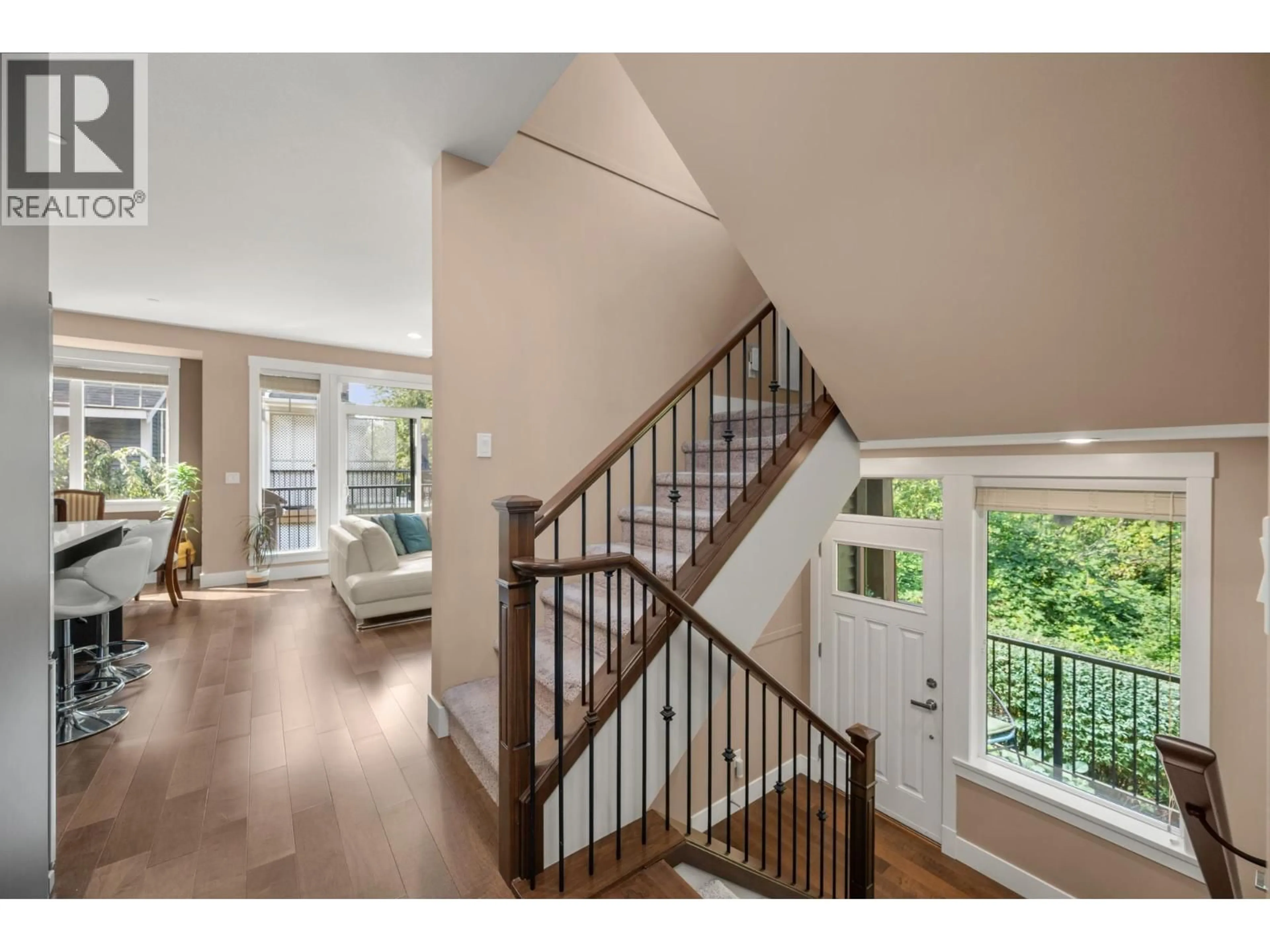 Indoor entryway for 9 - 23709 111A AVENUE, Maple Ridge British Columbia V2W0E5