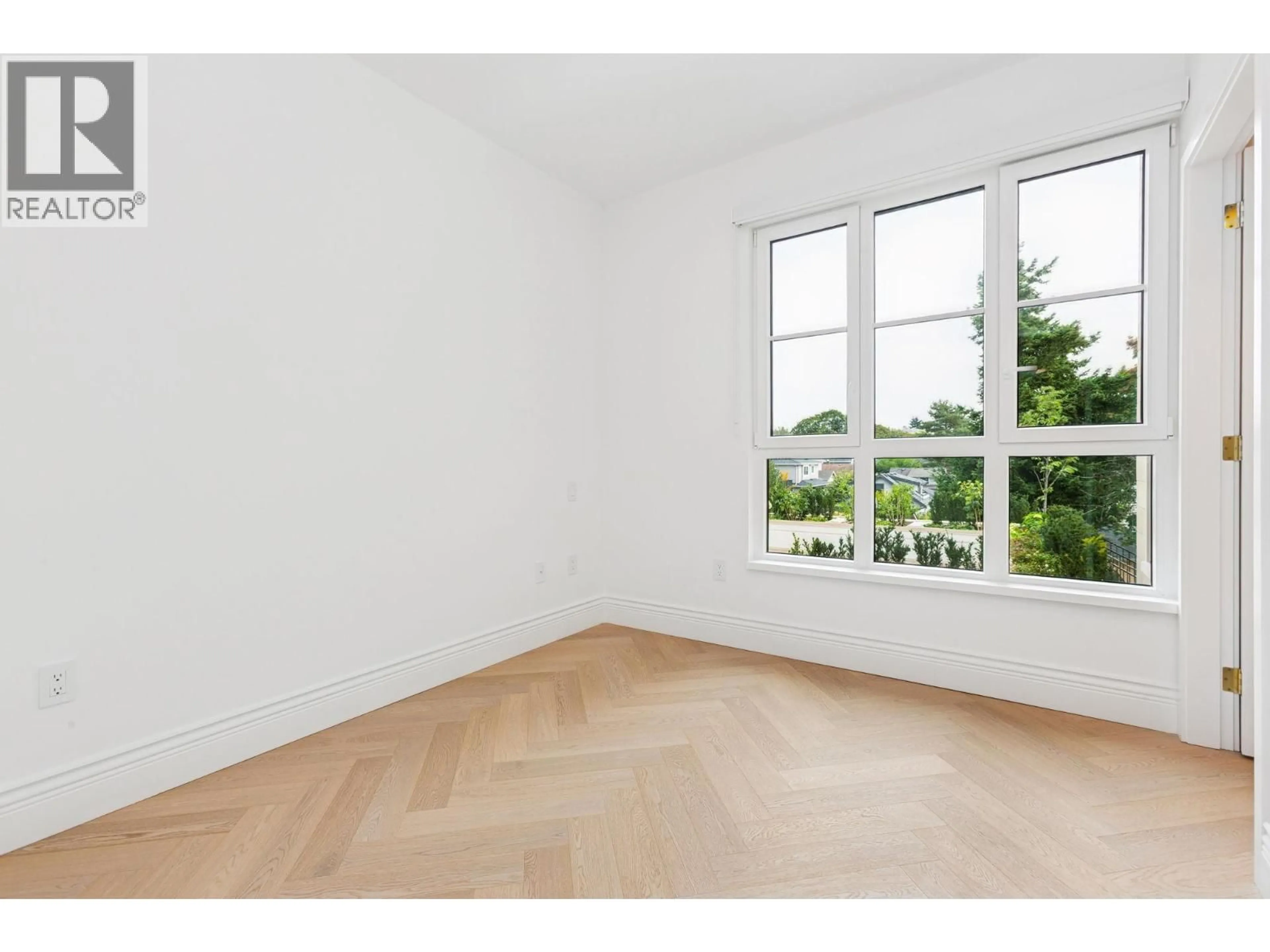 A pic of a room for 404 - 2096 47TH AVENUE, Vancouver British Columbia V6M0E5