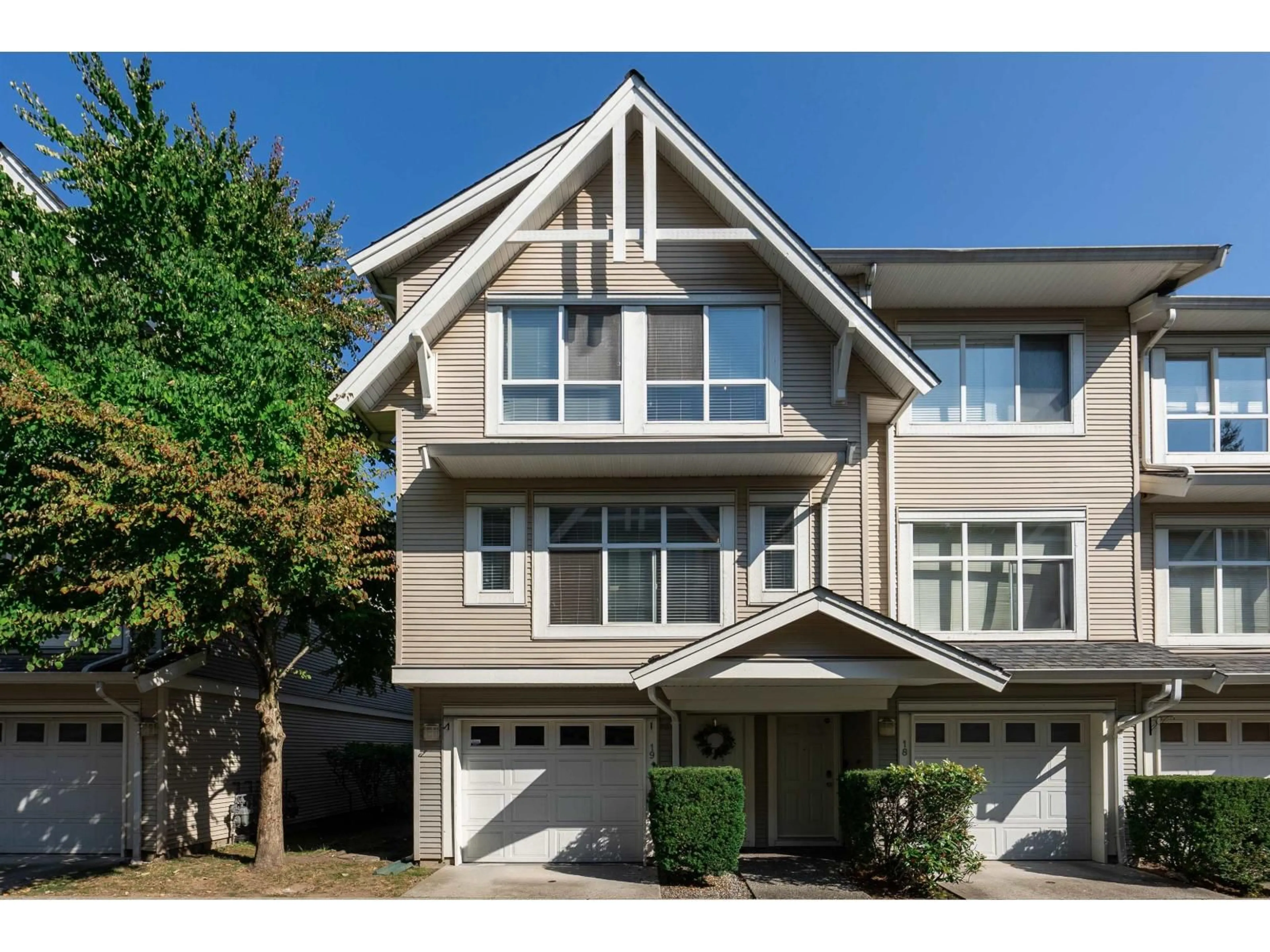 Home with vinyl exterior material, street for 19 - 6415 197, Langley British Columbia V2Y1G8
