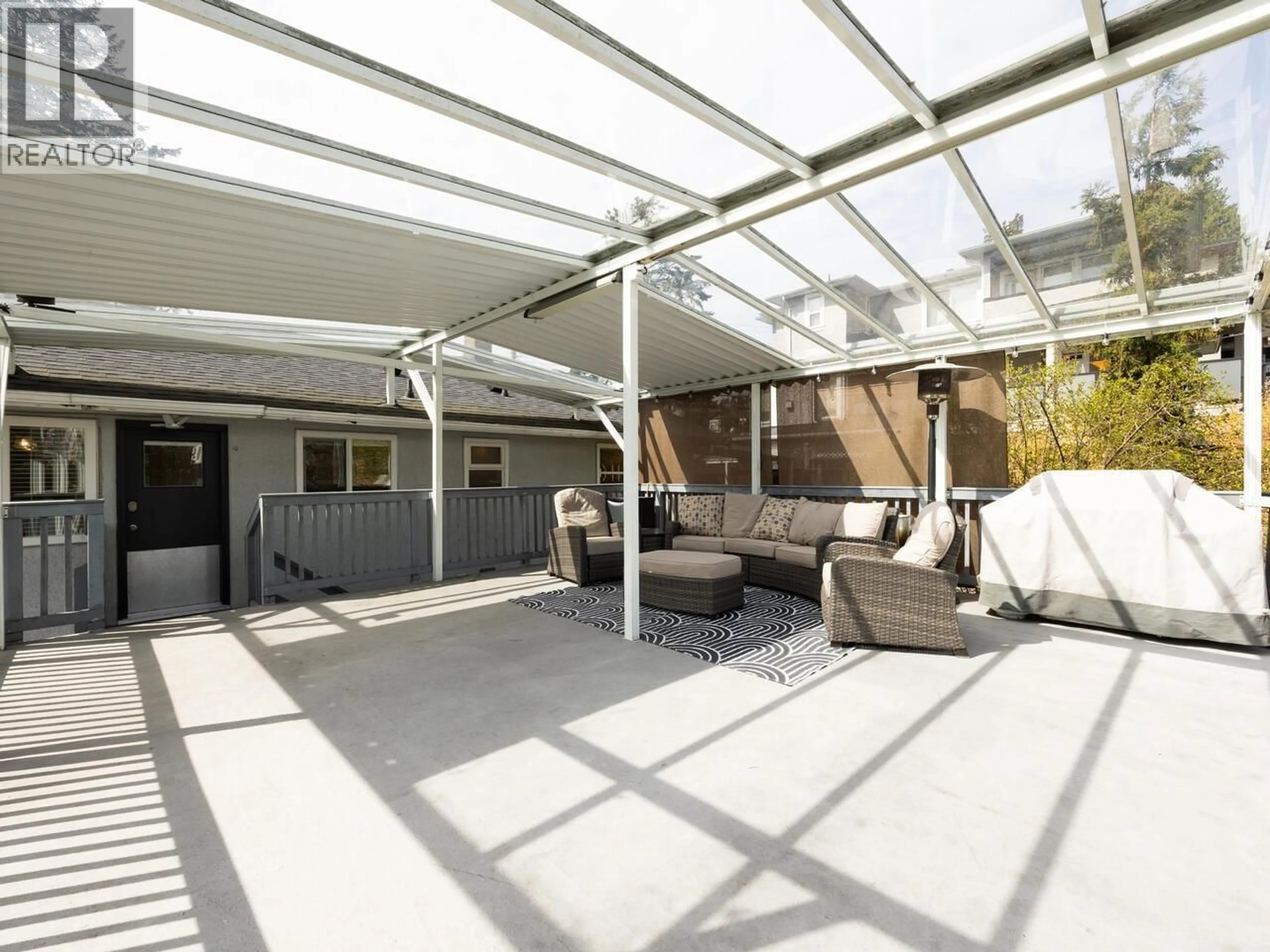 Patio, street for 8326 ROYAL OAK AVENUE, Burnaby British Columbia V5J4L2