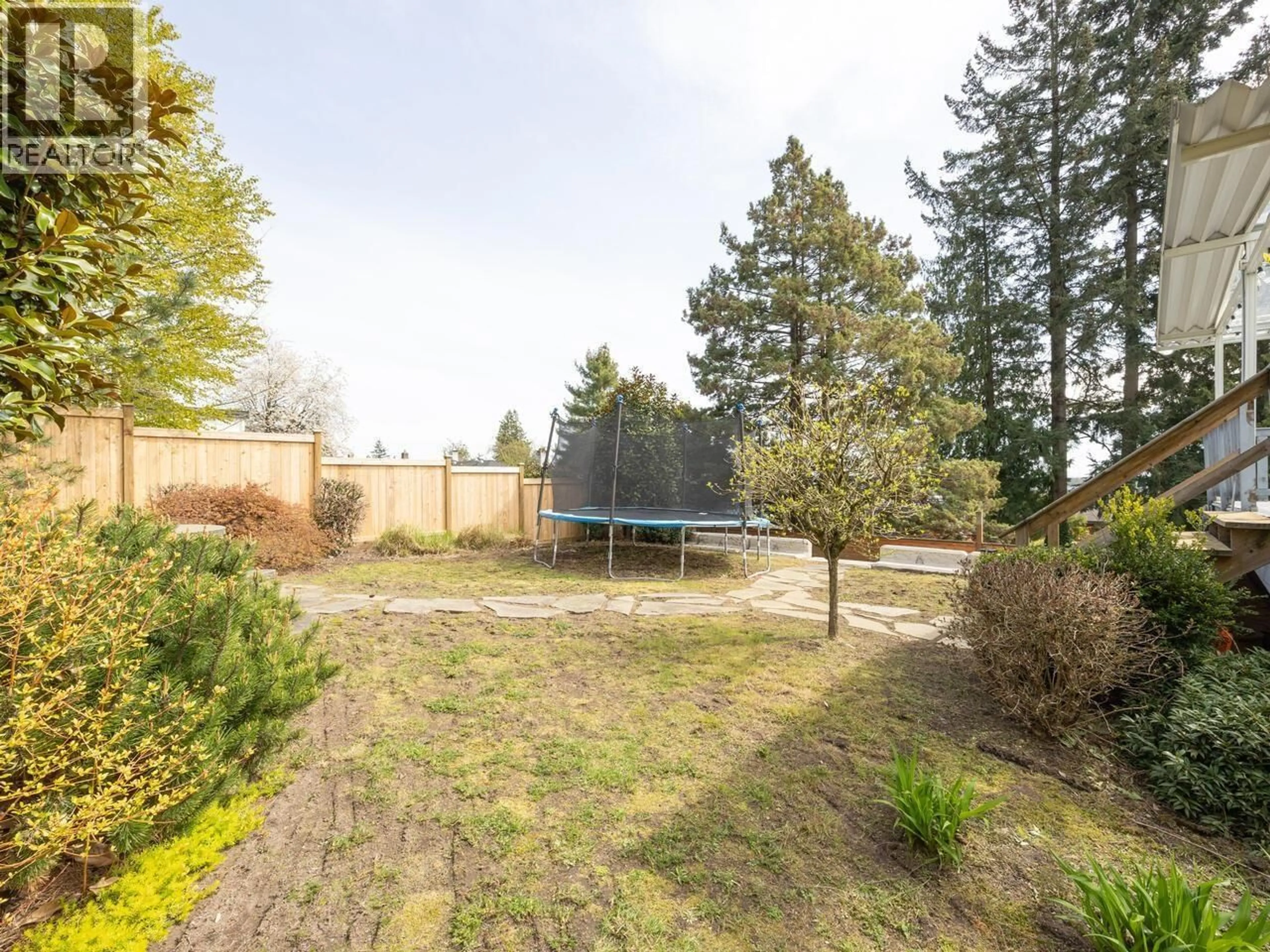 Patio, forest/trees view for 8326 ROYAL OAK AVENUE, Burnaby British Columbia V5J4L2