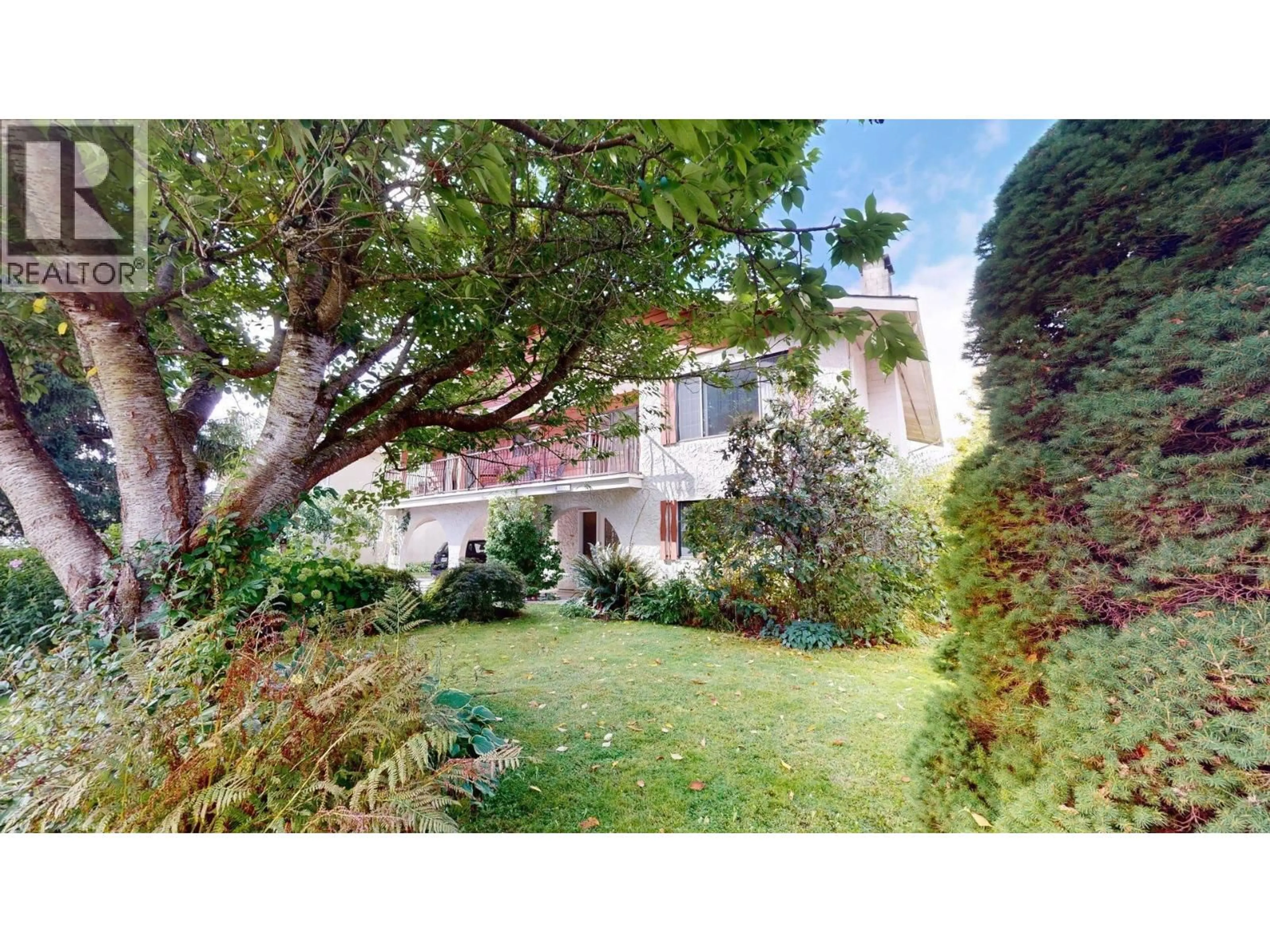 A pic from outside/outdoor area/front of a property/back of a property/a pic from drone, street for 41343 KINGSWOOD ROAD, Squamish British Columbia V0N1H0