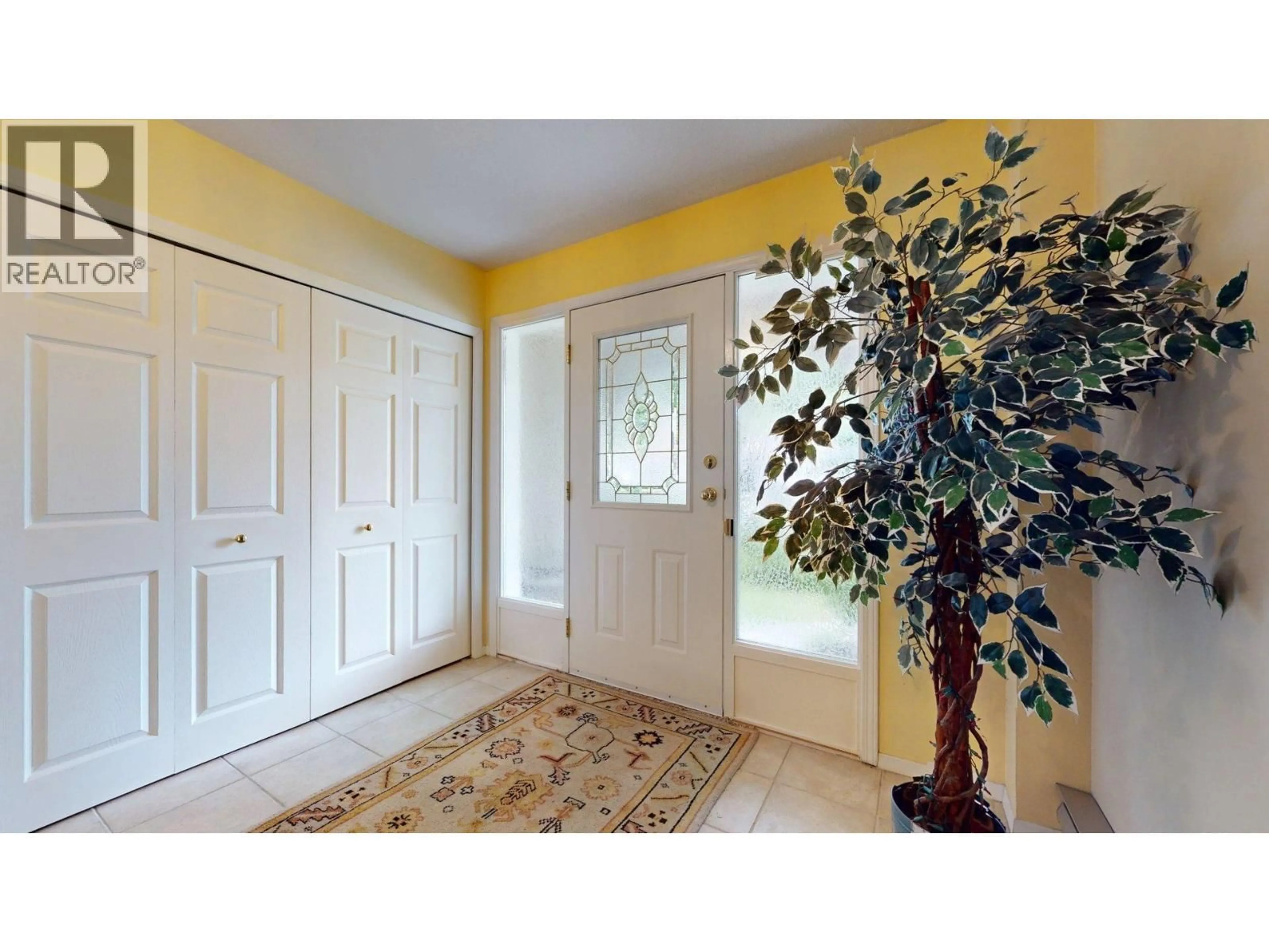 Indoor entryway for 41343 KINGSWOOD ROAD, Squamish British Columbia V0N1H0