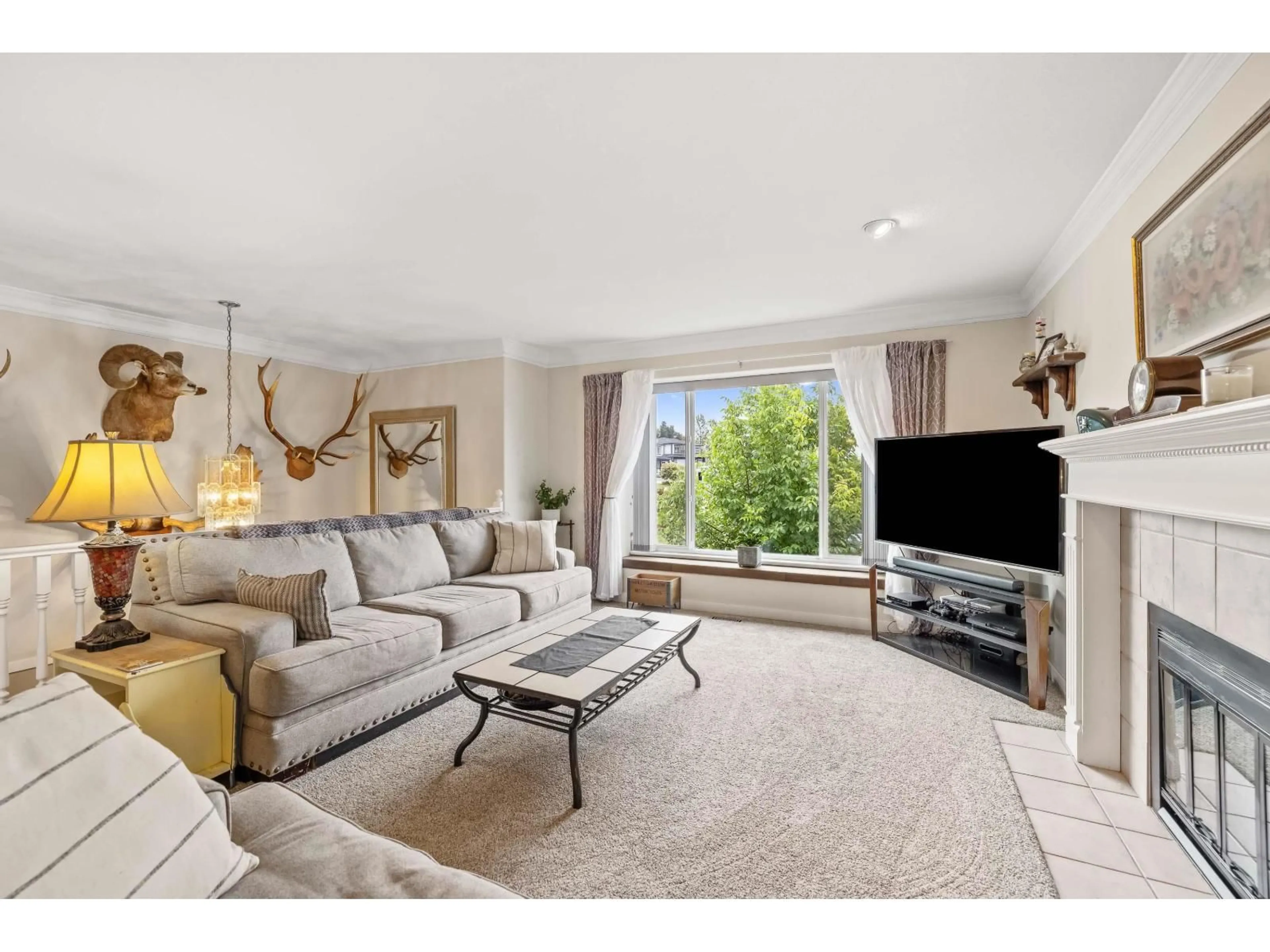 Living room with furniture, unknown for 32649 KUDO, Mission British Columbia V2V6T5