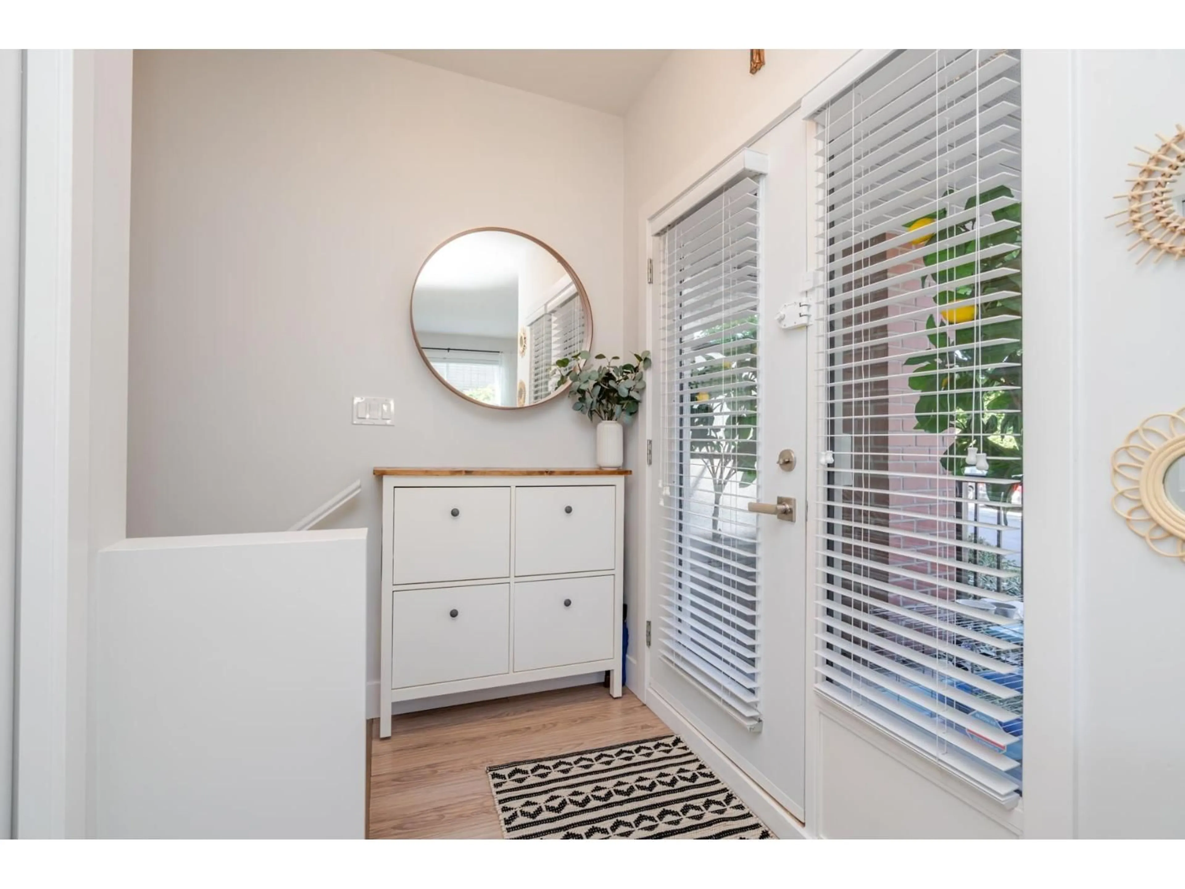 Indoor entryway for 105 - 15956 86A, Surrey British Columbia V4N6N8