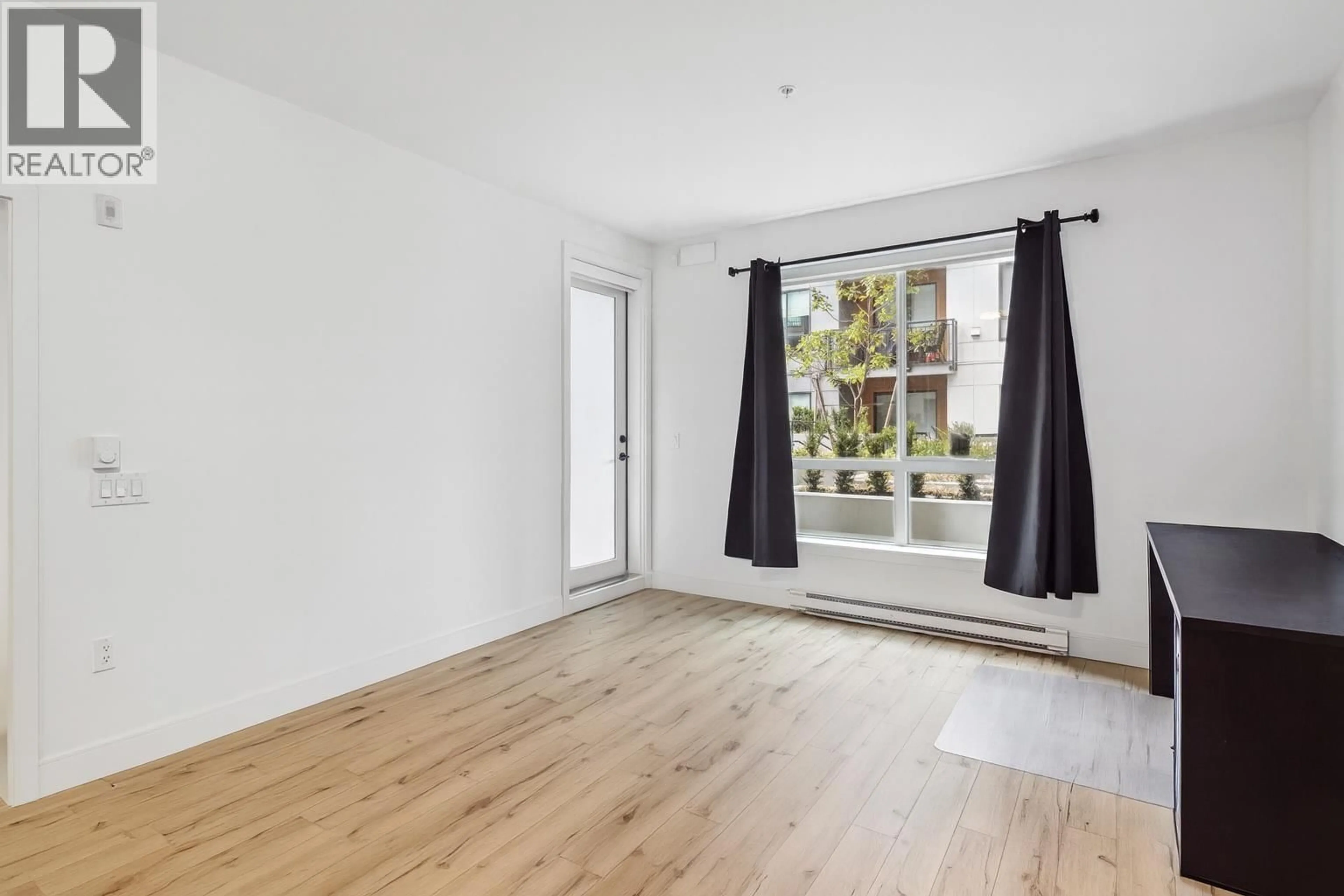 A pic of a room for 225 - 3131 MURRAY STREET, Port Moody British Columbia V3H0L9