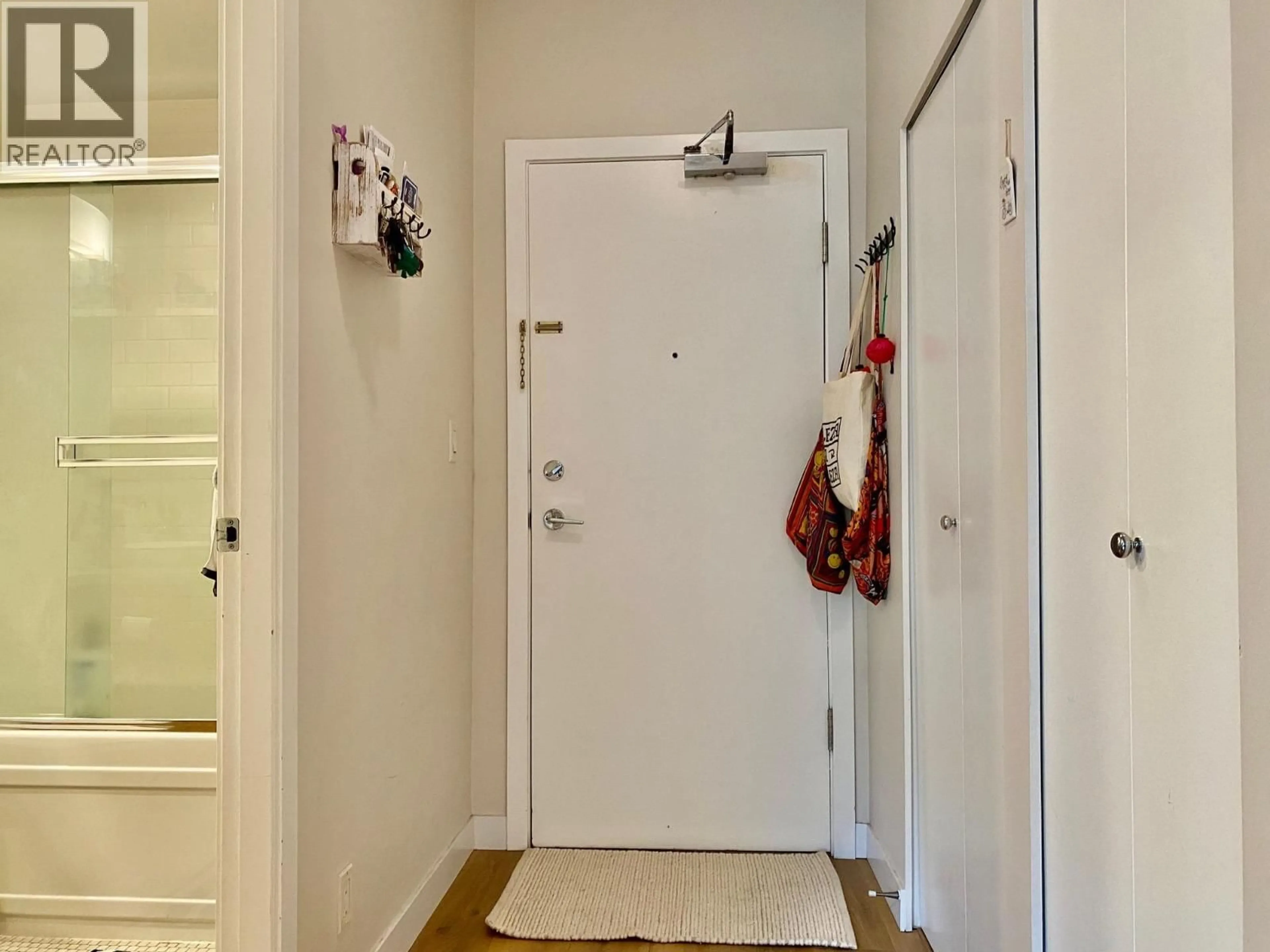 Indoor entryway for 1104 - 1050 SMITHE STREET, Vancouver British Columbia V6E4T4