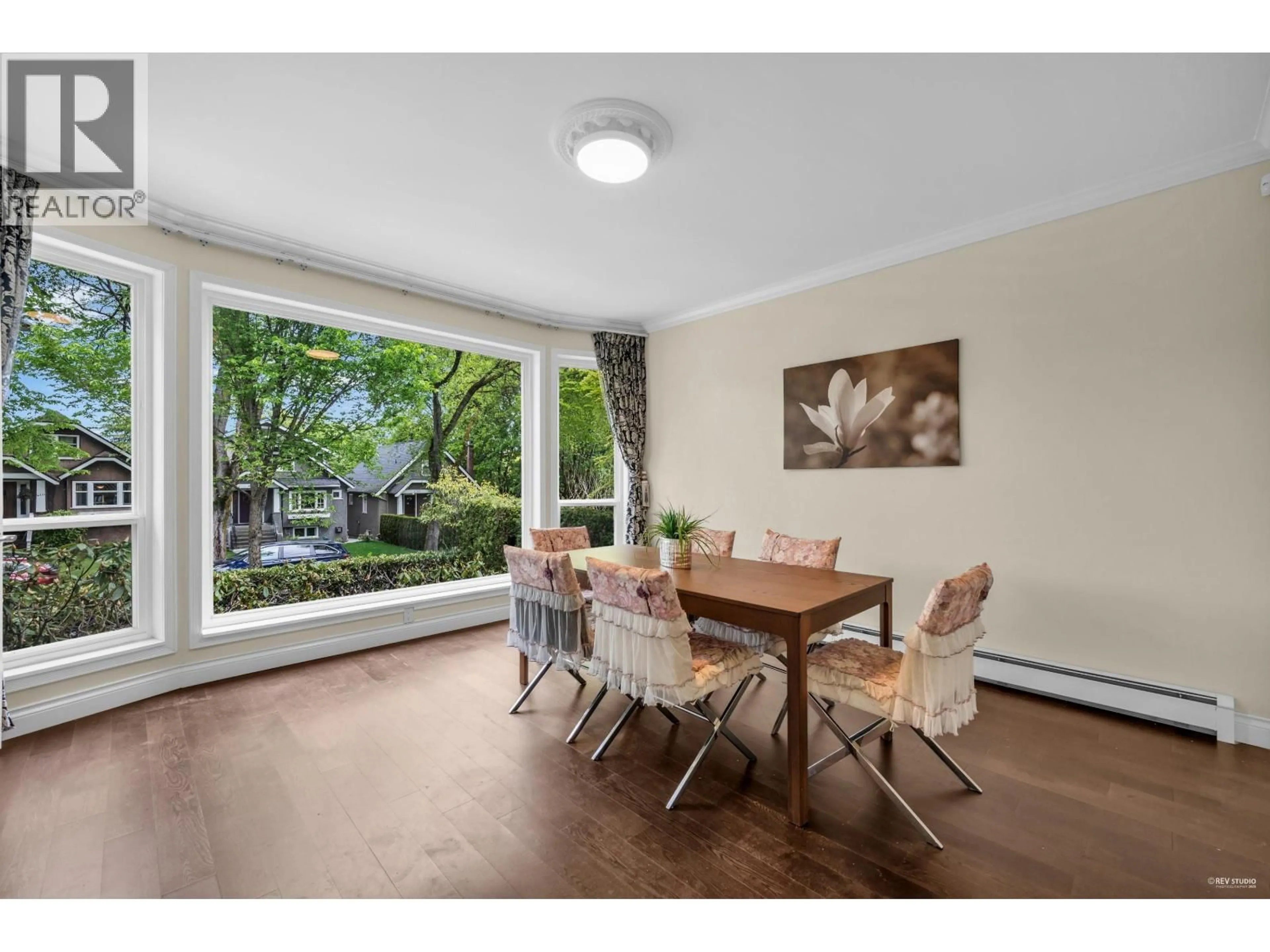 Dining room, wood/laminate floor for 4118 W 13TH AVENUE, Vancouver British Columbia V6R2T6