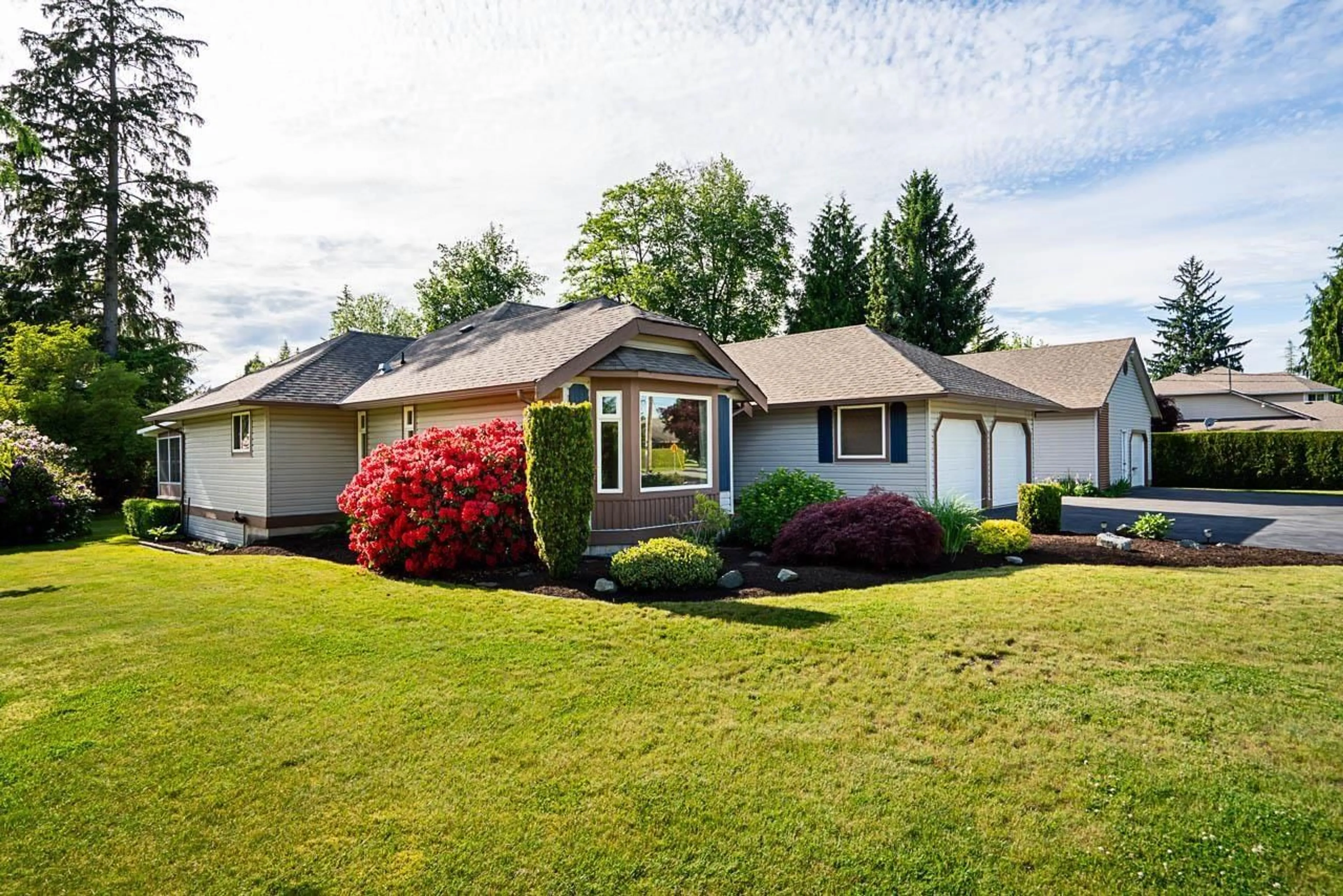 Home with vinyl exterior material, unknown for 4311 247, Langley British Columbia V2Z2L8