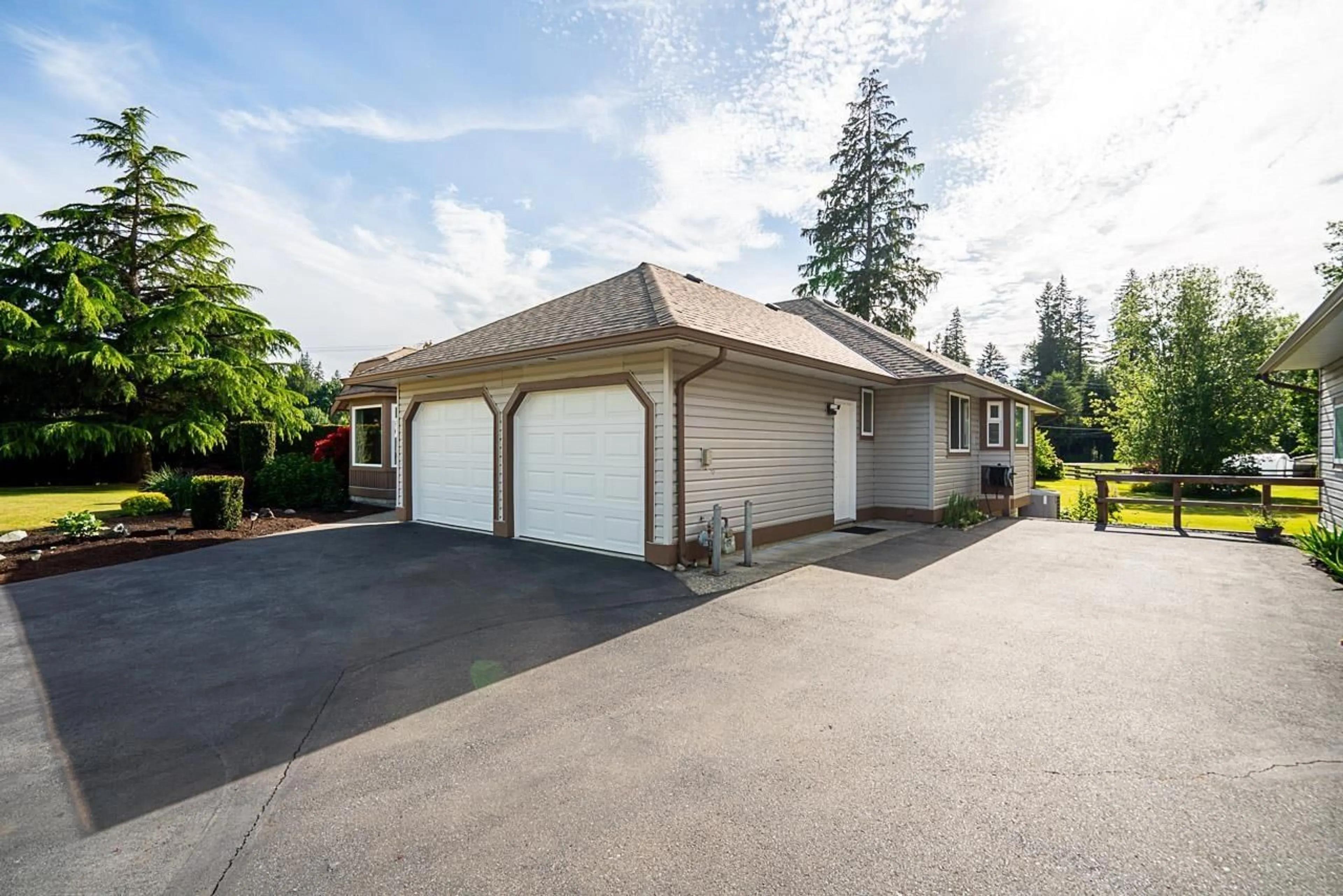 Indoor garage for 4311 247, Langley British Columbia V2Z2L8