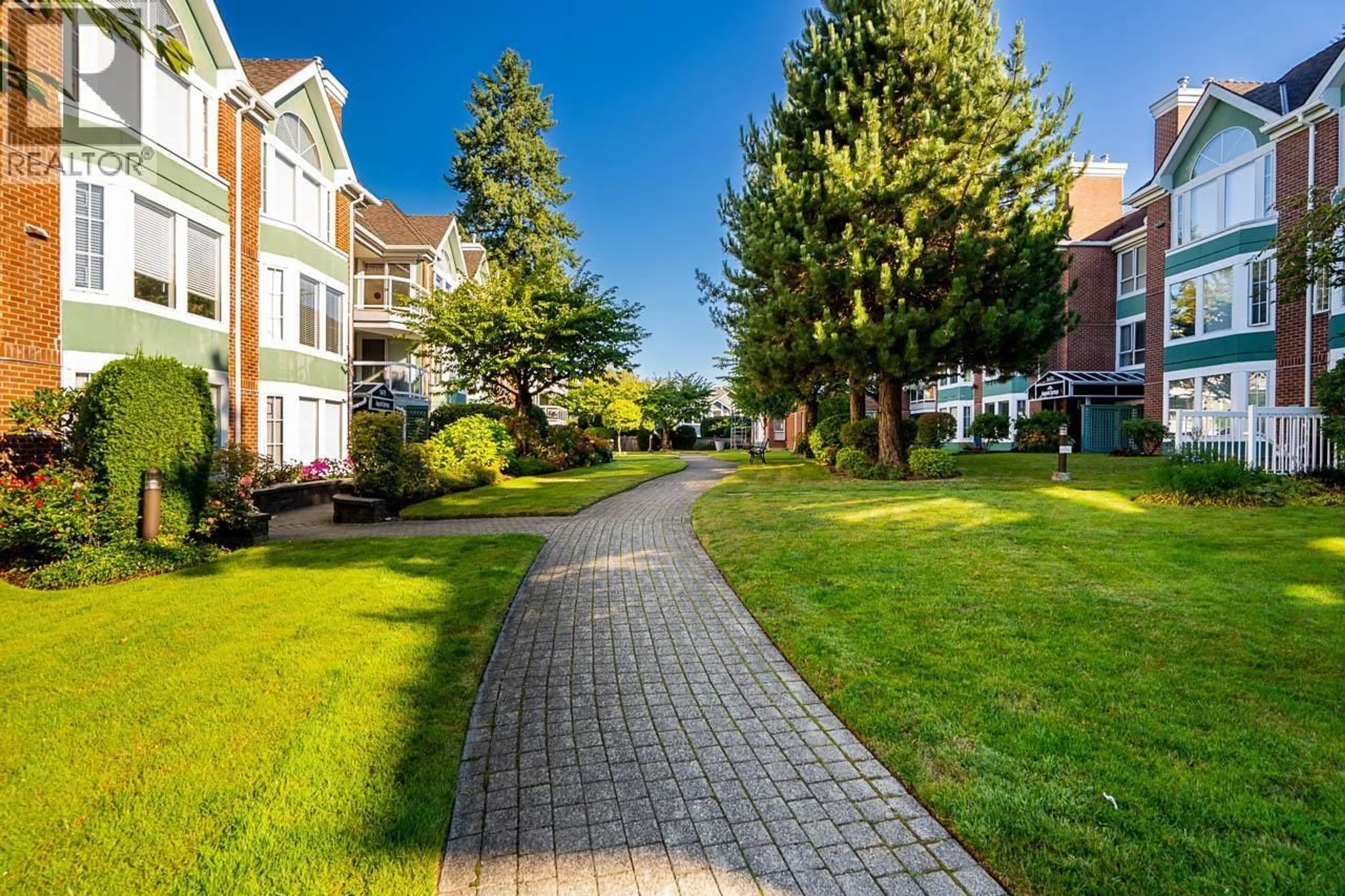 Patio, street for 301 - 1675 AUGUSTA AVENUE, Burnaby British Columbia V5A4S8