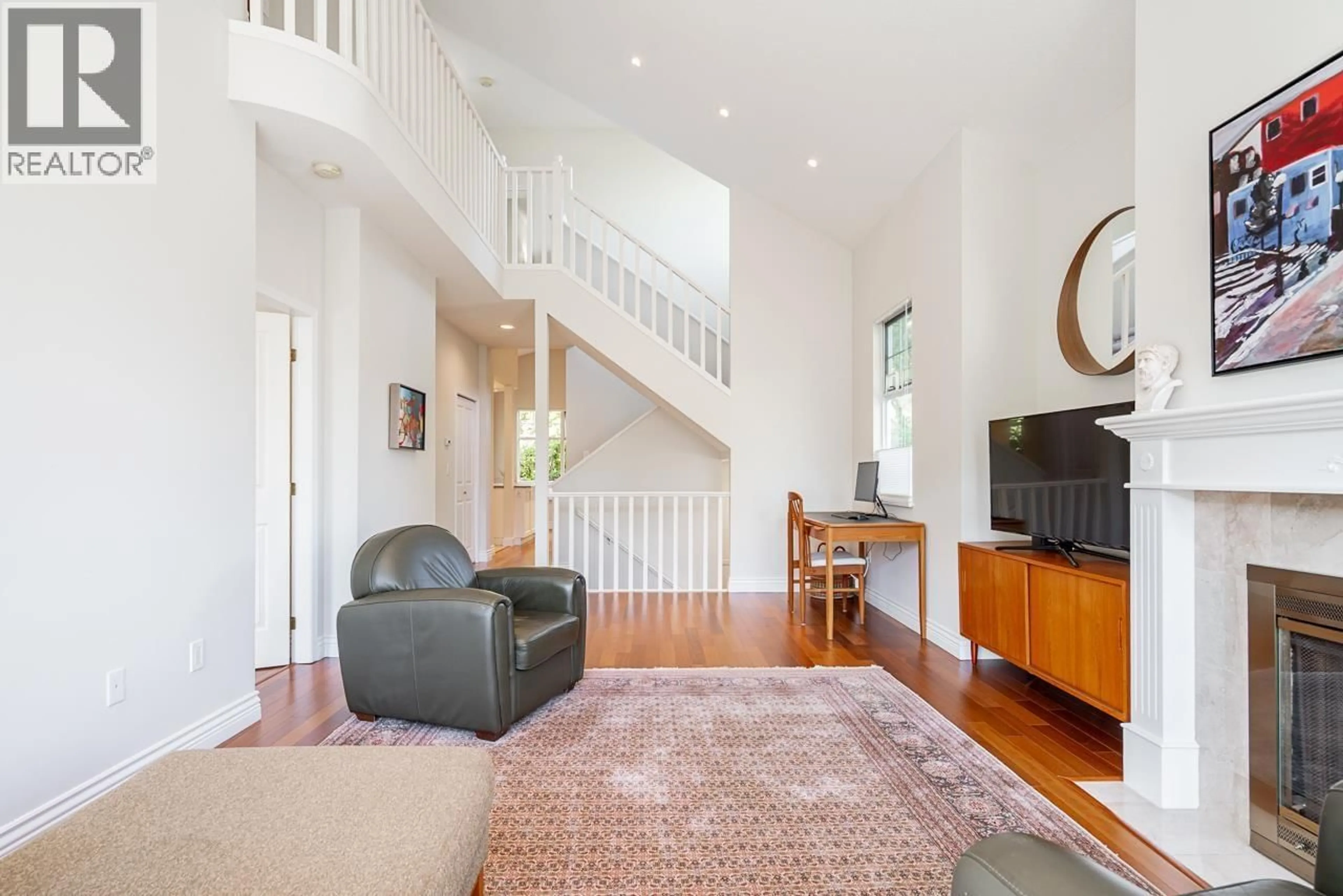 Living room with furniture, unknown for 45 - 5221 OAKMOUNT CRESCENT, Burnaby British Columbia V5H4R4
