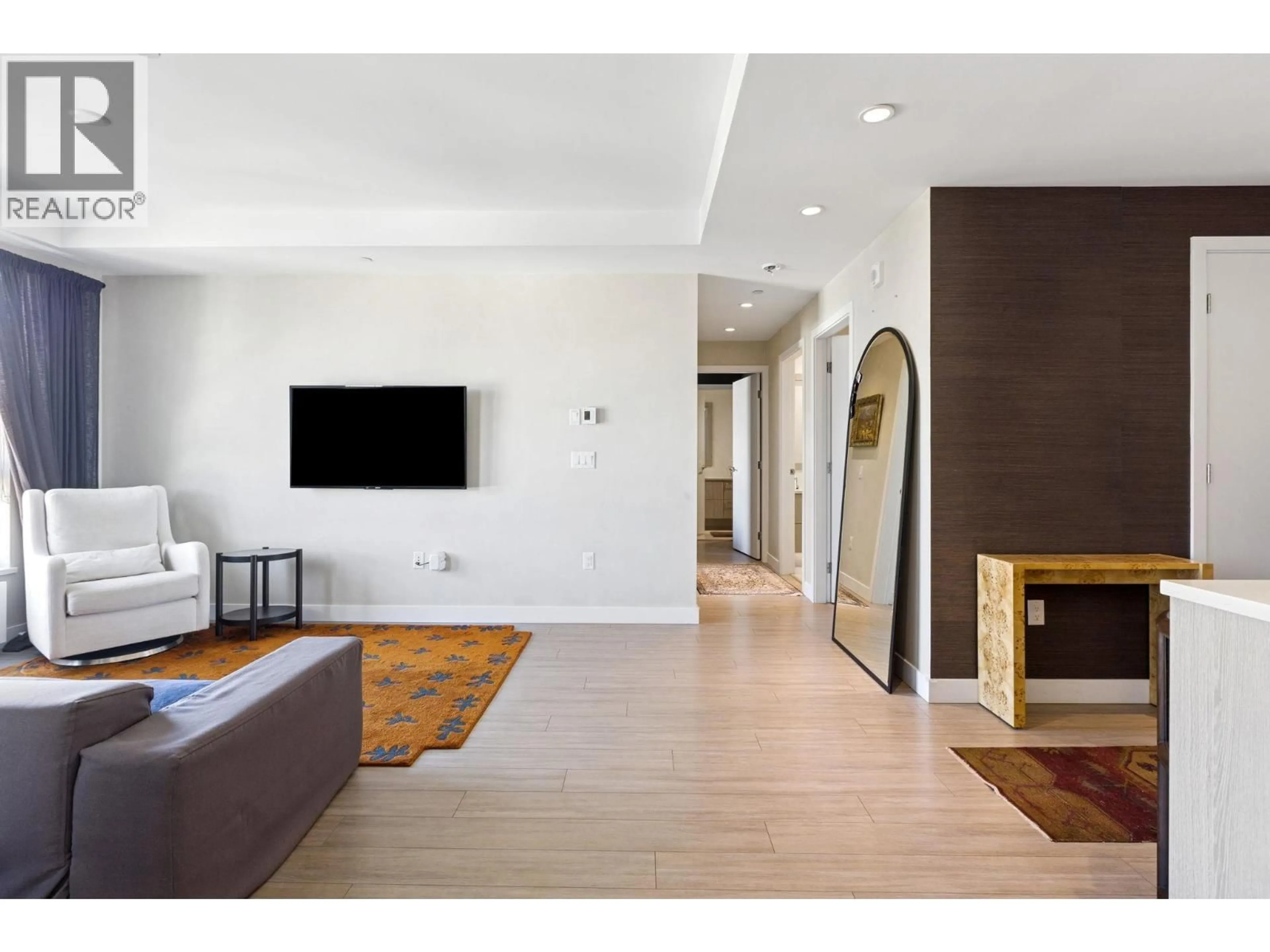 Unknown for 303 - 707 3 STREET, North Vancouver British Columbia V7L1G8