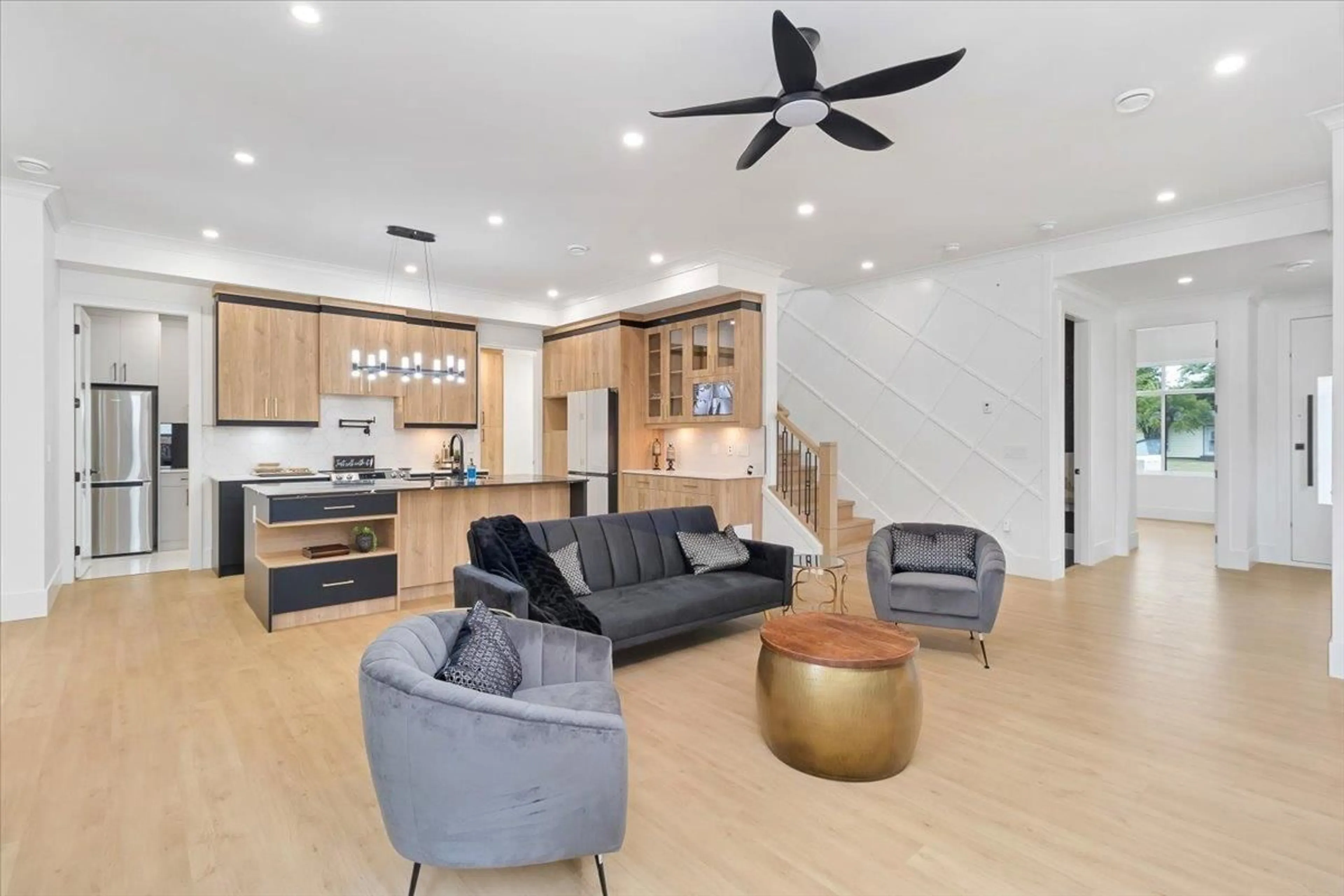 Open concept kitchen, unknown for 26514 29, Langley British Columbia V4W3A9