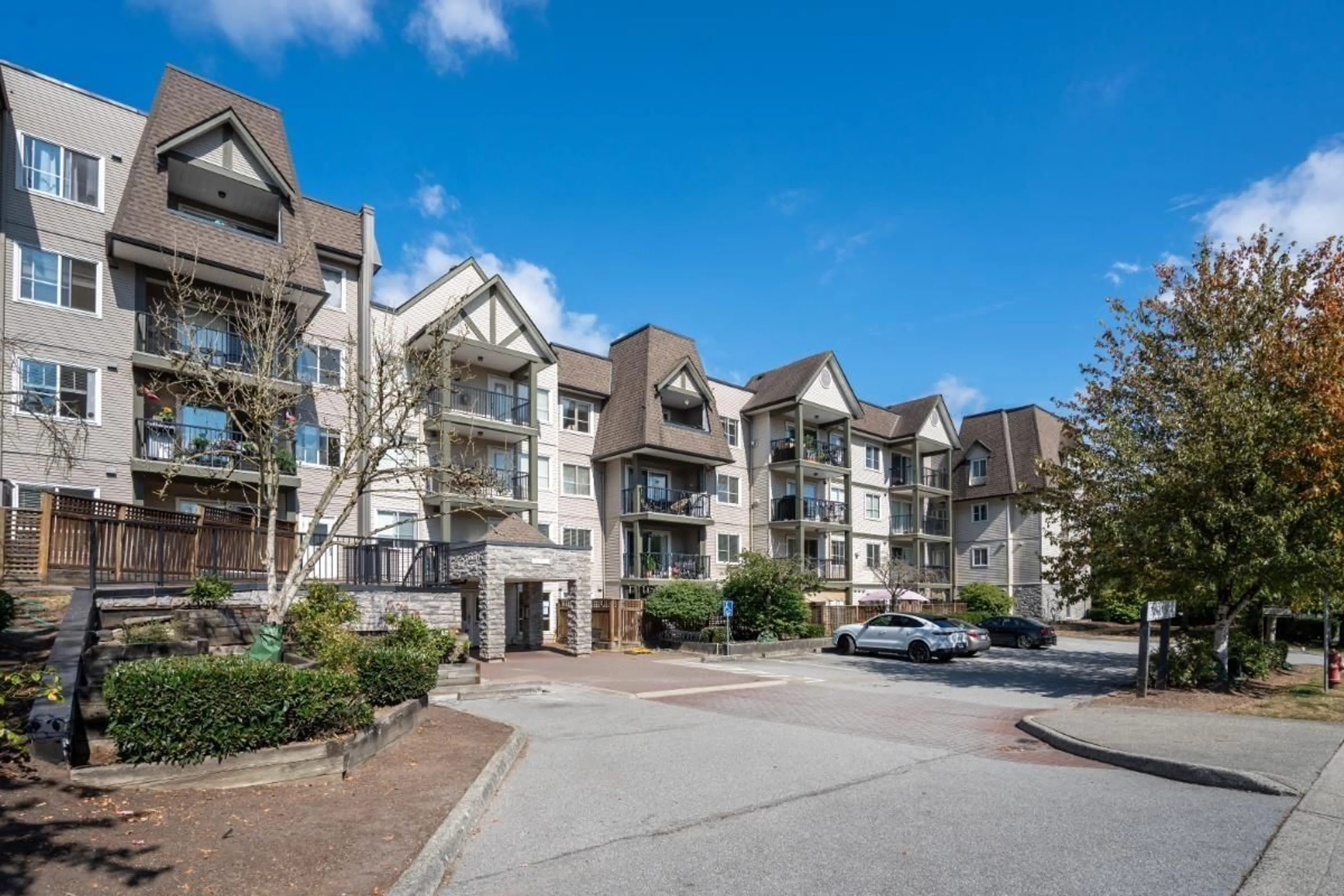 A pic from outside/outdoor area/front of a property/back of a property/a pic from drone, mountain view for 211 - 12083 92A, Surrey British Columbia V3V8C8
