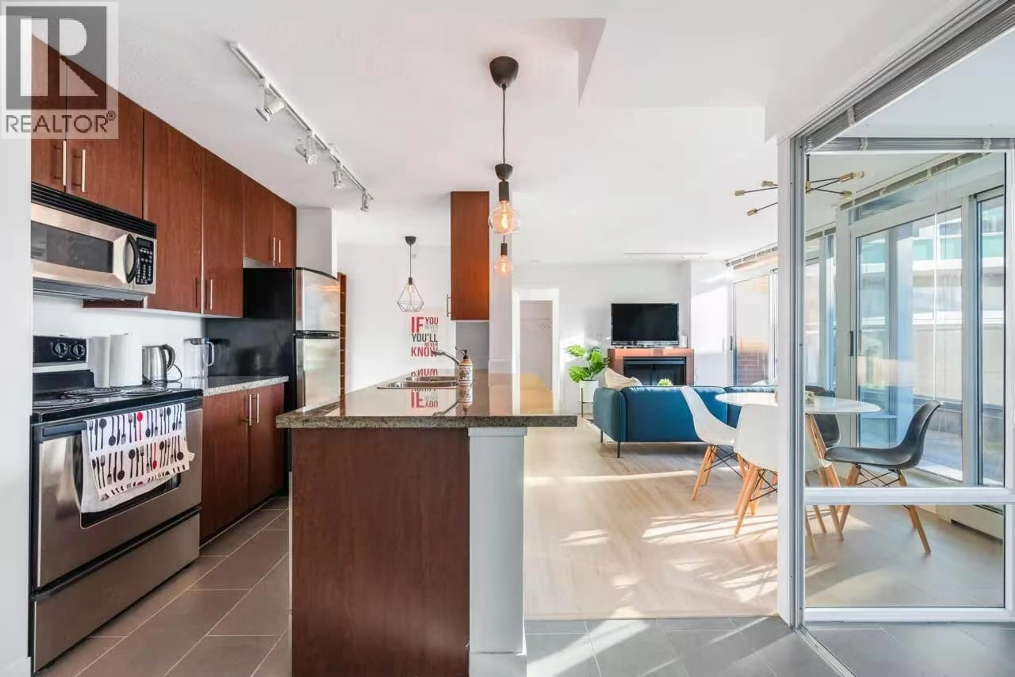 Open concept kitchen, ceramic/tile floor for 518 - 618 ABBOTT STREET, Vancouver British Columbia V6B0C1