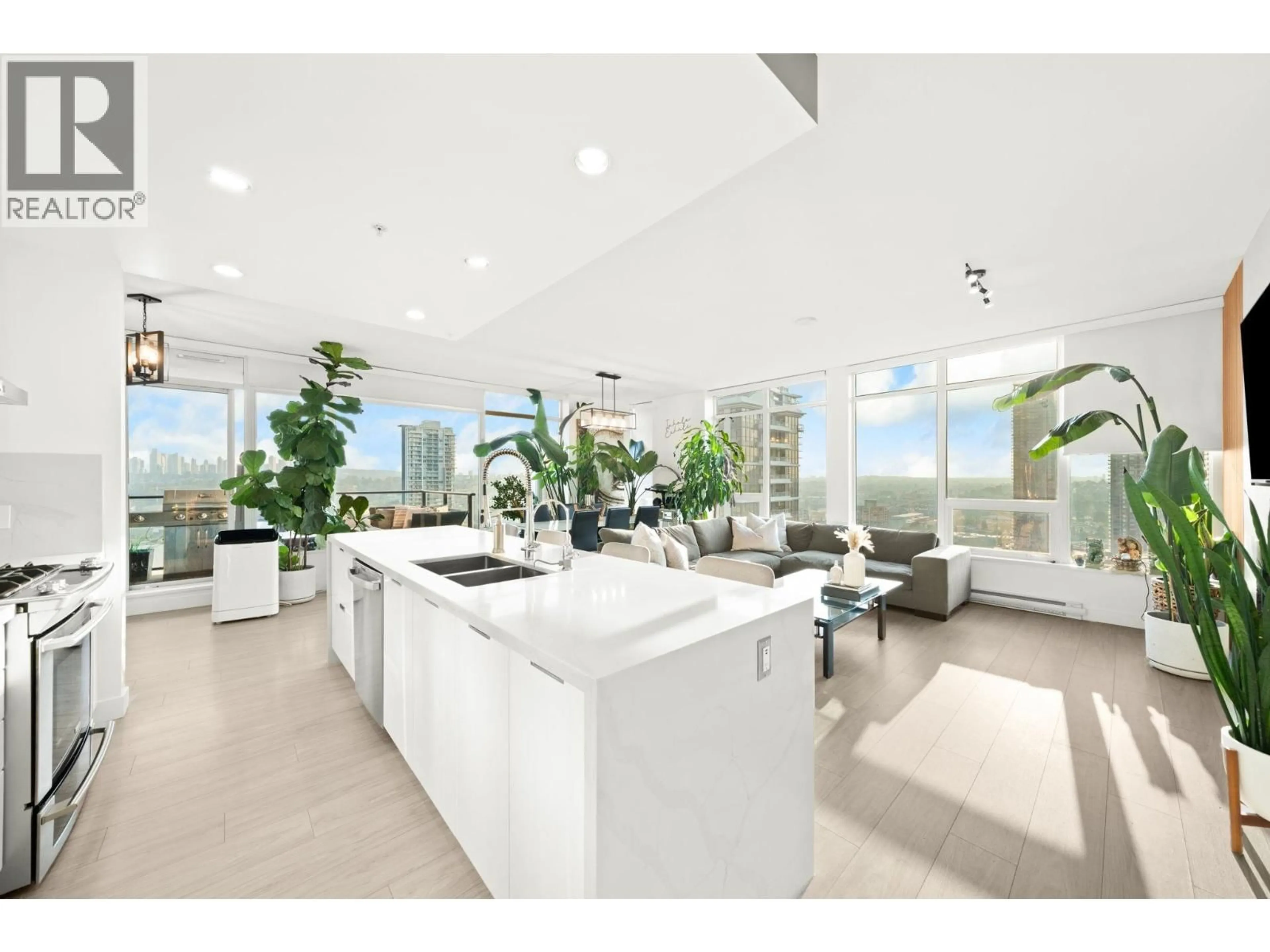 Open concept kitchen, ceramic/tile floor for 2604 - 2077 ROSSER AVENUE, Burnaby British Columbia V5C0G6