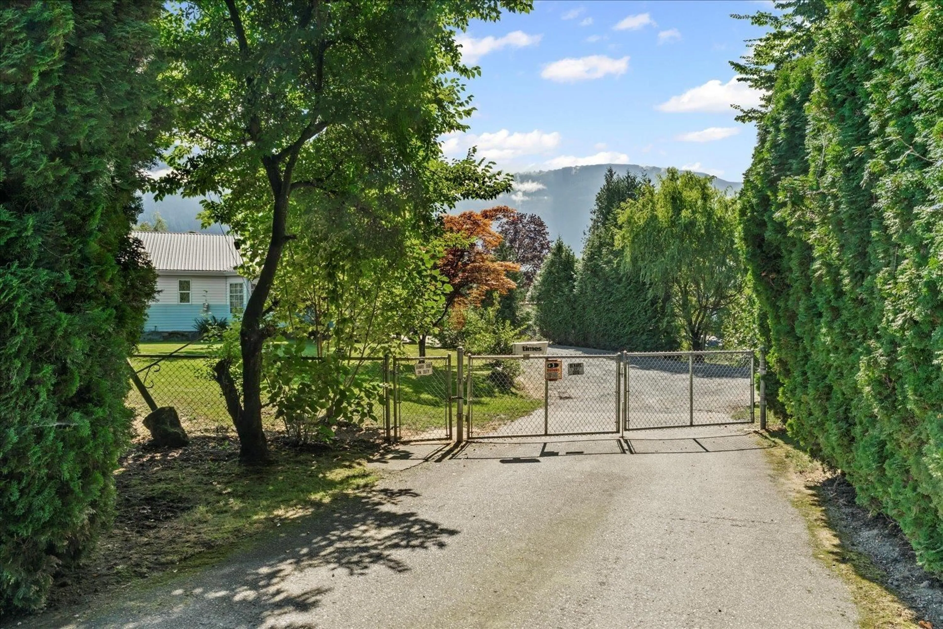 A pic from outside/outdoor area/front of a property/back of a property/a pic from drone, street for 9950 NELSON ROAD, Rosedale British Columbia V0X1X0
